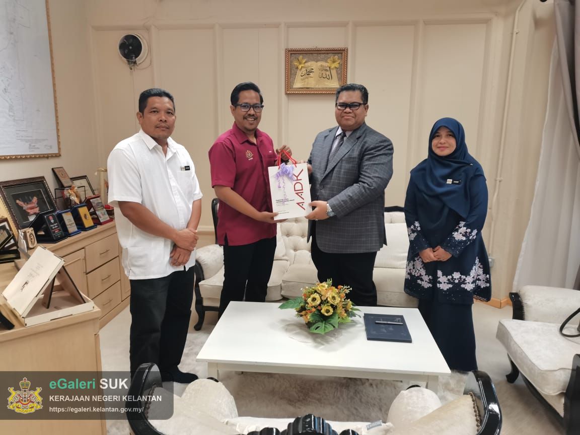 kunjungan-hormat-agensi-anti-dadah-kebangsaan-aadk-daerah-jeli-ke-pejabat-tanah-dan-jajahan-jeli-2.jpg
