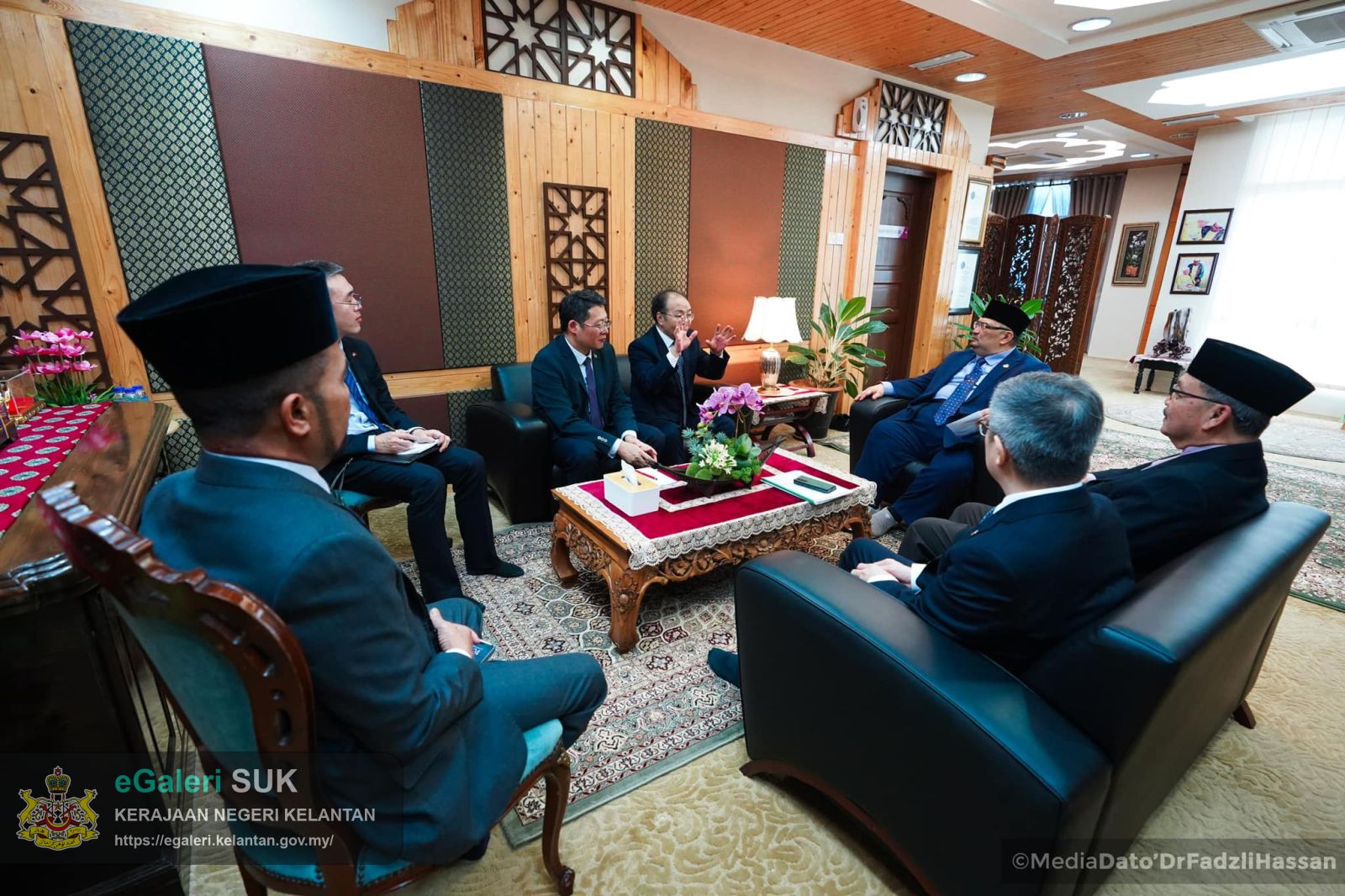 kunjungan-hormat-daripada-tyt-ouyang-yujing-duta-besar-china-ke-malaysia-2.jpg