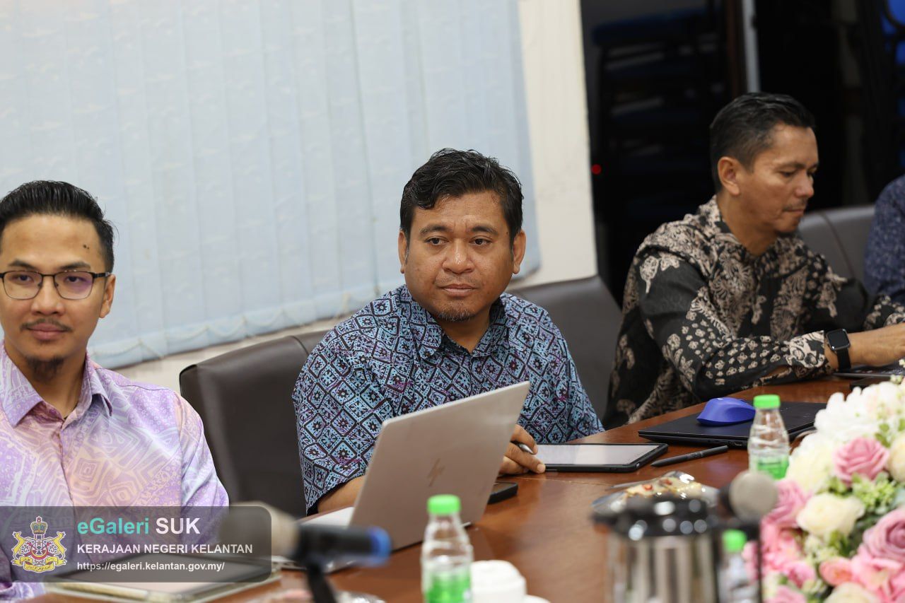 kunjungan-hormat-ketua-jabatan-alquran-dan-hadith-akademi-pengajian-islam-um-10.jpg