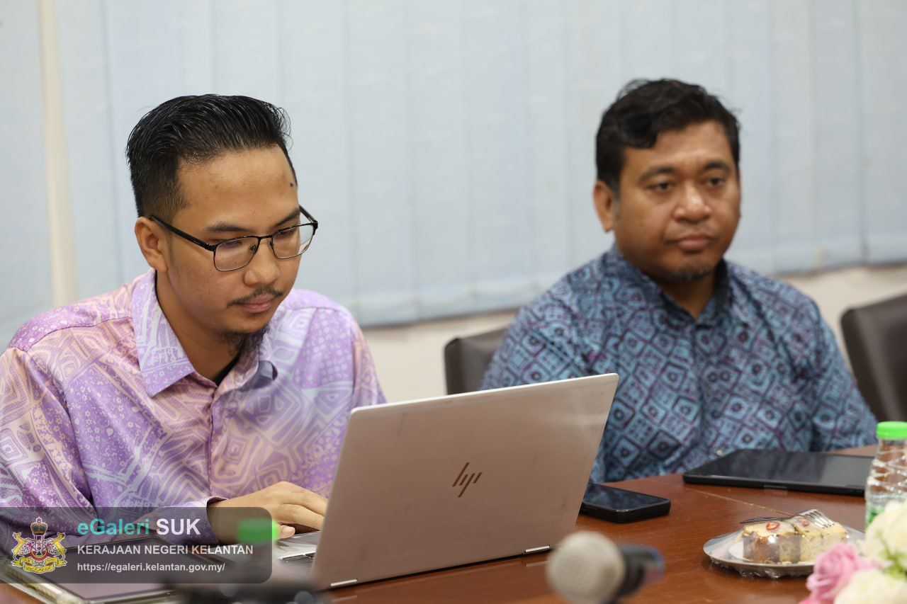 kunjungan-hormat-ketua-jabatan-alquran-dan-hadith-akademi-pengajian-islam-um-3.jpg