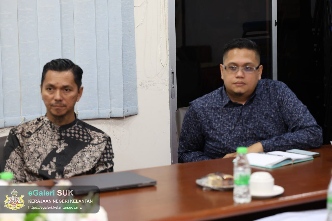 kunjungan-hormat-ketua-jabatan-alquran-dan-hadith-akademi-pengajian-islam-um-4.jpg