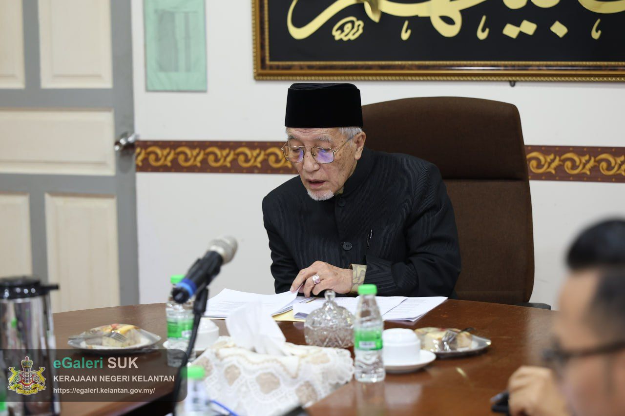 kunjungan-hormat-ketua-jabatan-alquran-dan-hadith-akademi-pengajian-islam-um-6.jpg