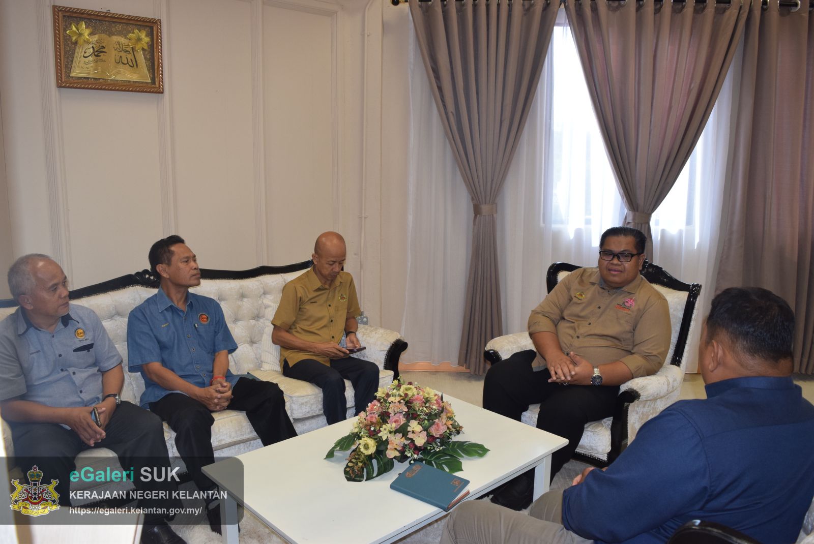 kunjungan-hormat-pegawai-belia-dan-sukan-daerah-jeli-ke-pejabat-tanah-dan-jajahan-jeli-2.JPG