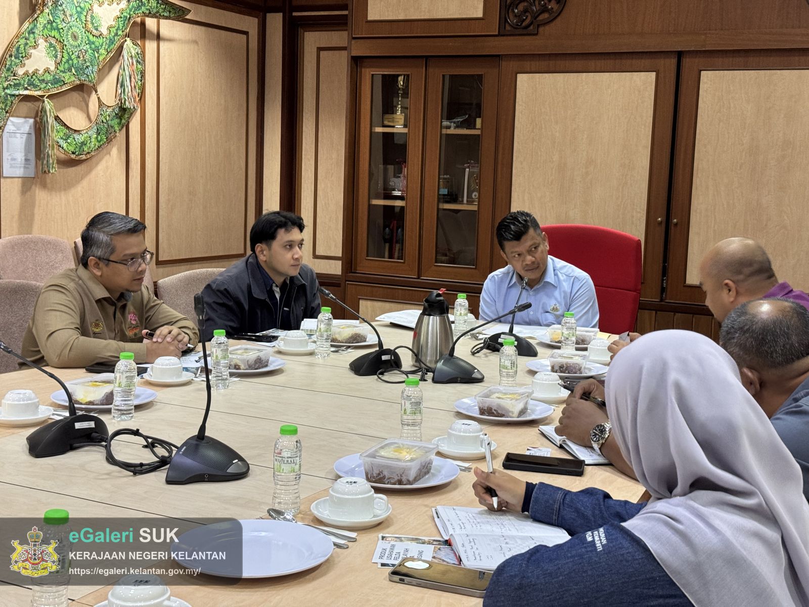 kunjungan-hormat-pengarah-felda-wilayah-gua-musang-3.jpg