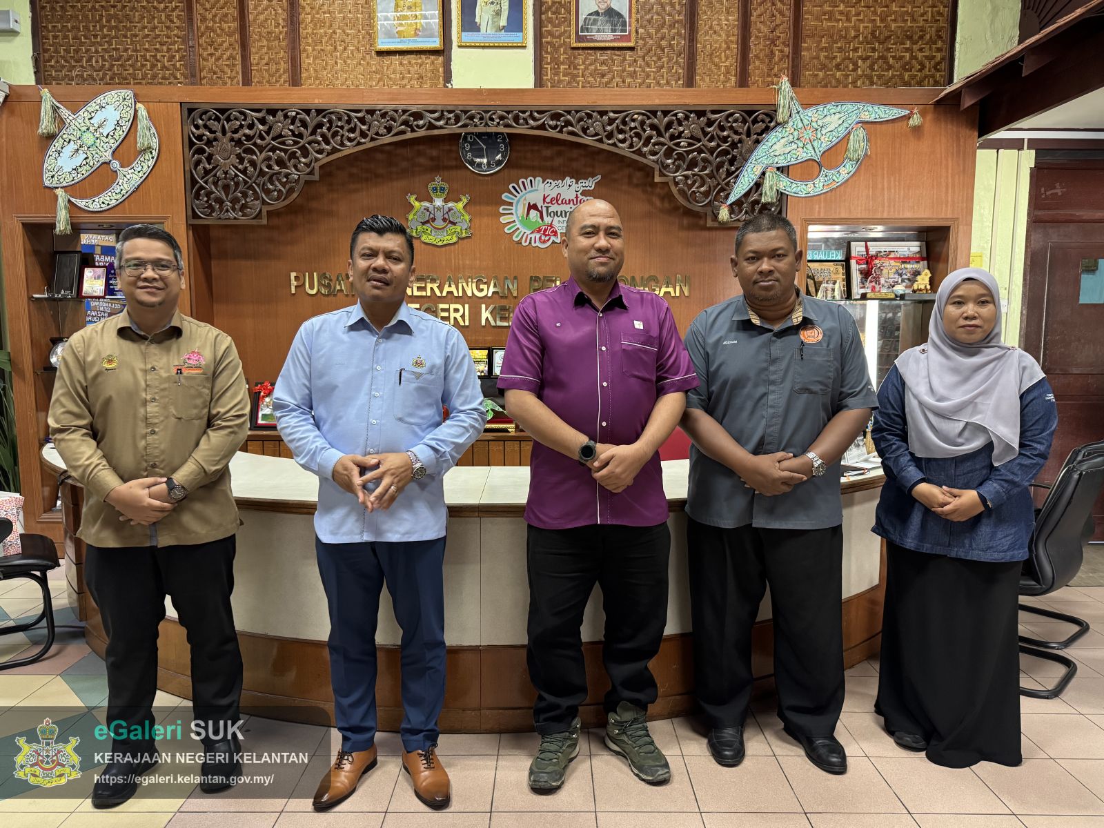 kunjungan-hormat-pengarah-felda-wilayah-gua-musang-6.jpg