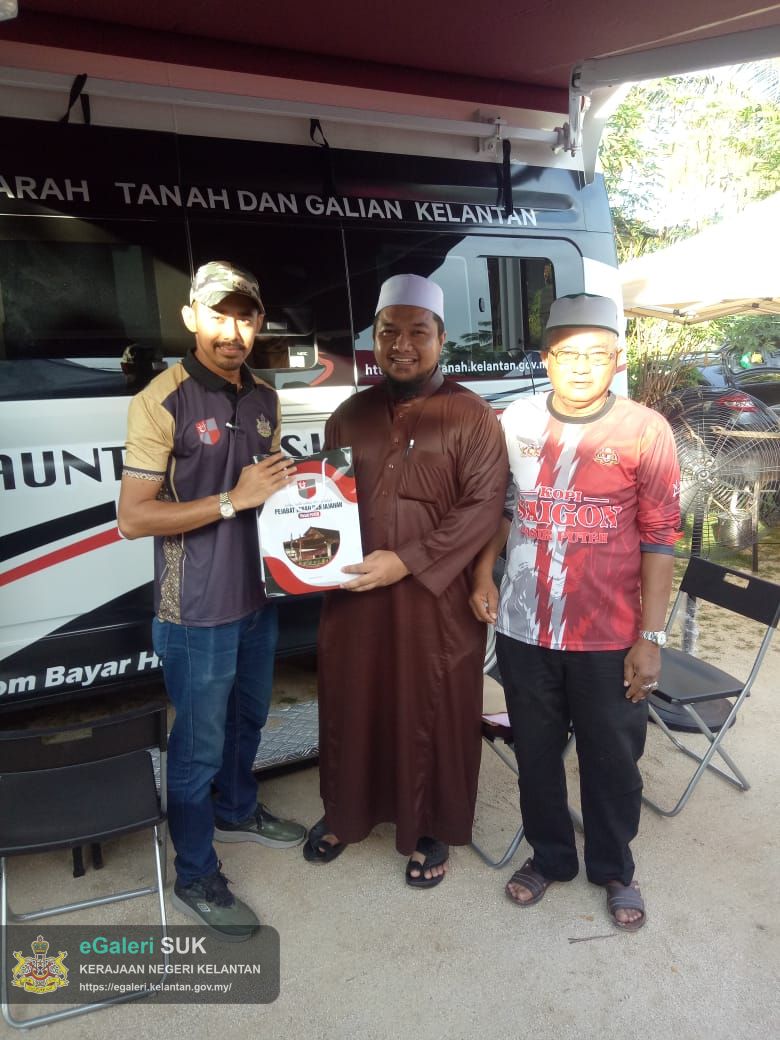 kutipan-hasil-luar-pasar-pendekar-guntong-padang-pak-amat-4.jpeg