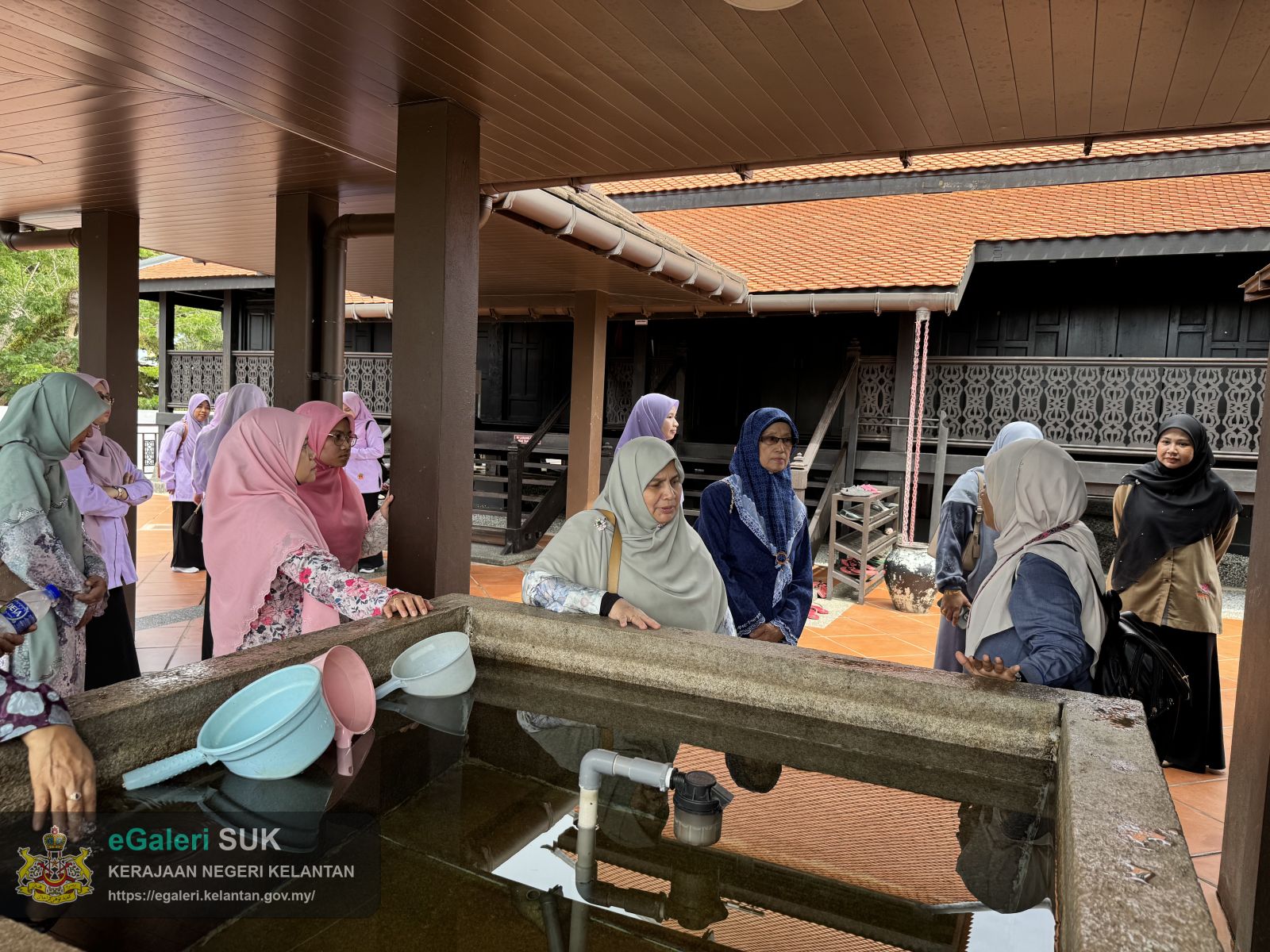 lawatan-isteri-delegasi-mesyuarat-jawatankuasa-muzakarah-majlis-islam-malaysia-16.jpg