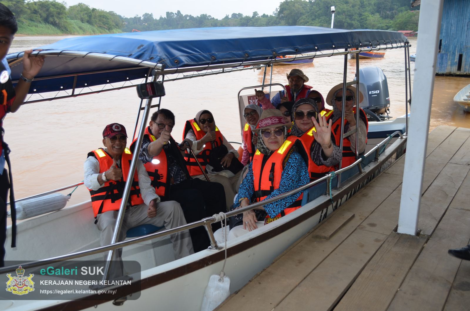 lawatan-muhibbah-delegasi-sarawak-ke-jajahan-kuala-krai-6.JPG
