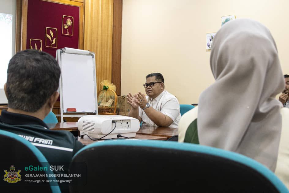 lawatan-pembelajaran-teknologi-pembuatan-produk-berasaskan-buluh-antara-pejabat-tanah-dan-jajahan-jeli-dan-peserta-ke-frim-kepong-9.jpg