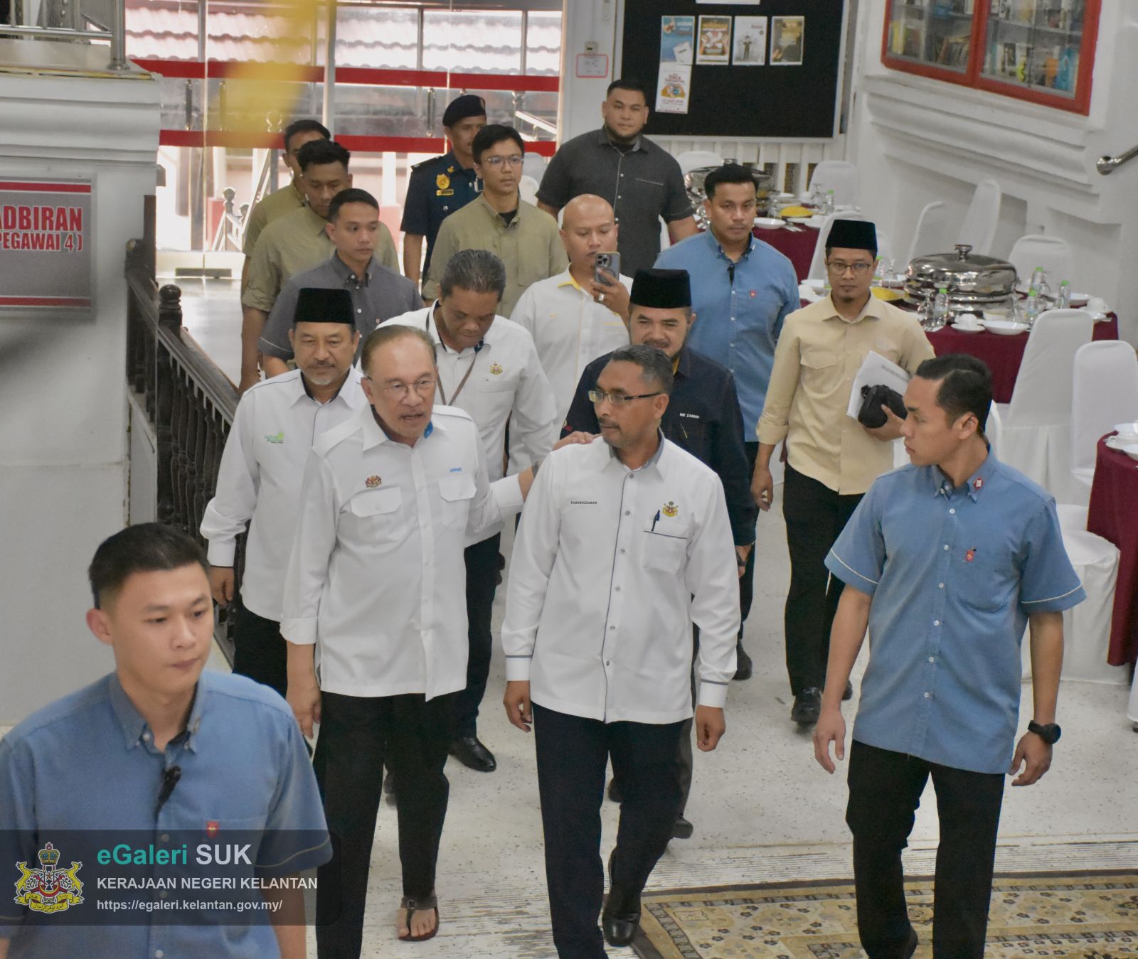 lawatan-yab-perdana-menteri-ke-pejabat-tanah-dan-jajahan-pasir-puteh-bagi-menghadiri-mesyuarat-pembangunan-jajahan-pasir-puteh-14.JPG