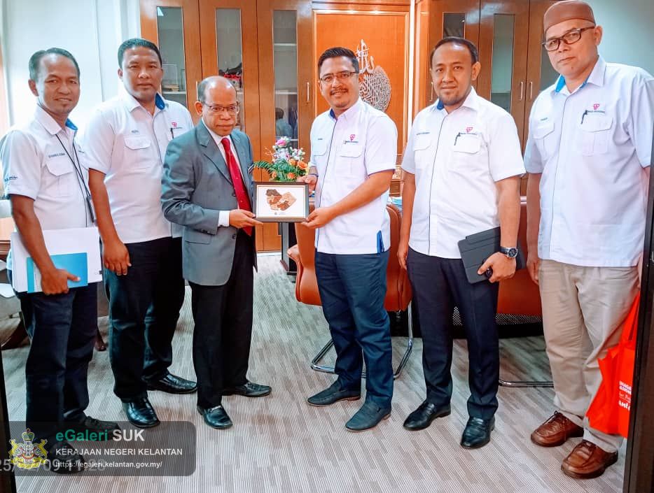 kunjungan-hormat-tnb-neg-kel-kpd-yabrs-tn-ketua-jajahan-pasir-puteh-1.jpeg