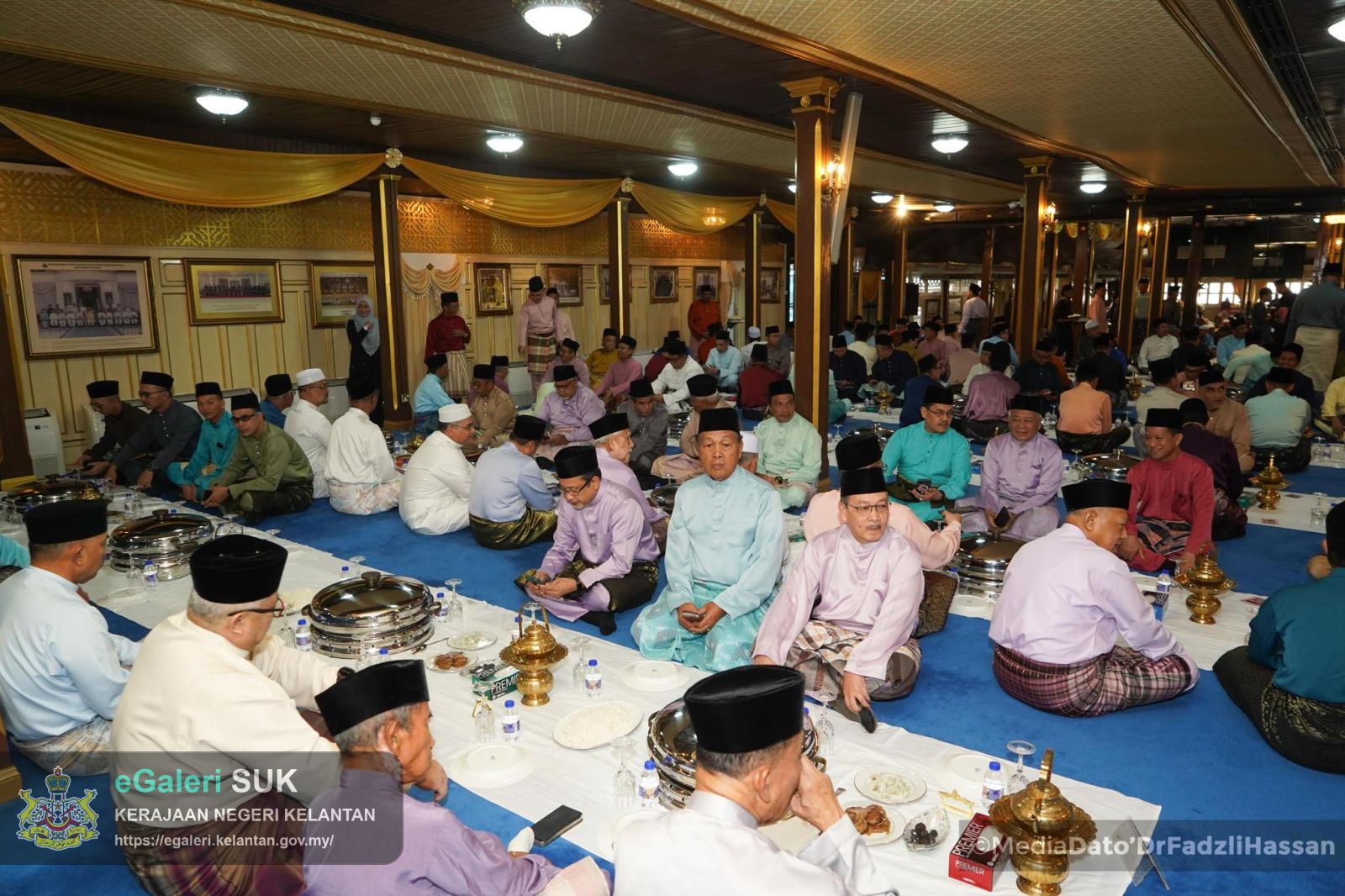 majlis-berbuka-puasa-kebawah-duli-yang-maha-mulia-sultan-muhammad-v-dan-yang-teramat-mulia-tengku-mahkota-kelantan-bersama-rakyat-jelata-serta-pengurniaan-zakat-1.jpg