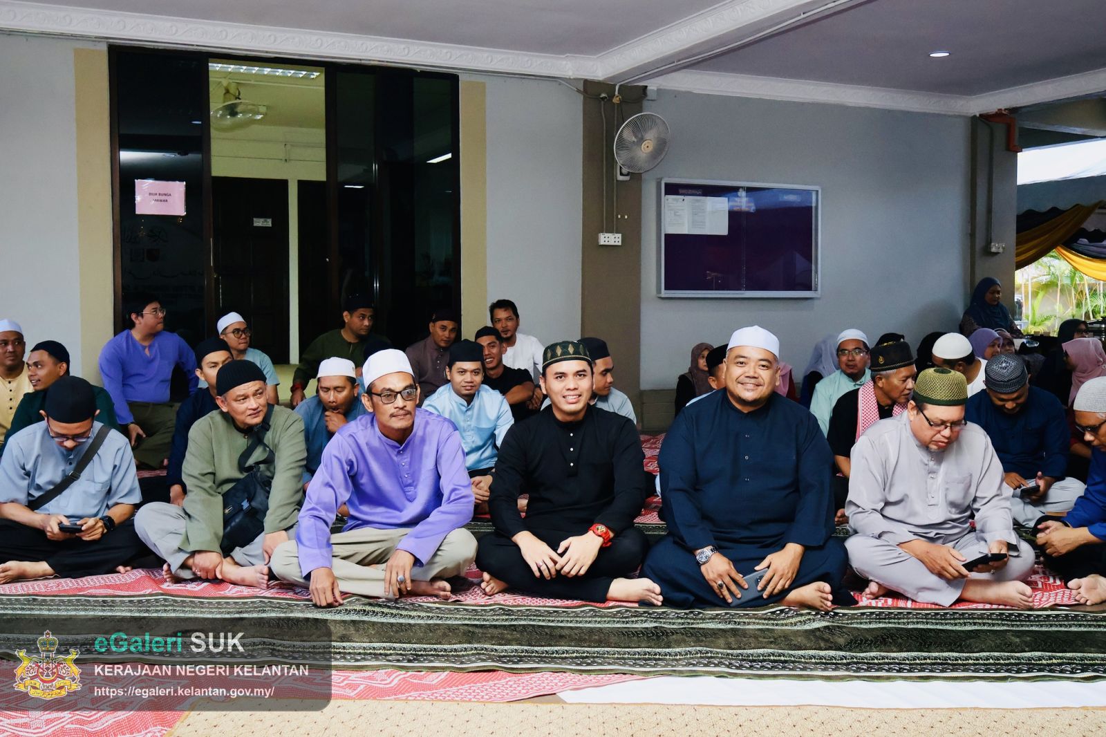 majlis-iftar-jamaie-dan-solat-maghrib-serta-penyampaian-sumbangan-raya-pejabat-tanah-dan-jajahan-kota-bharu-4.jpg