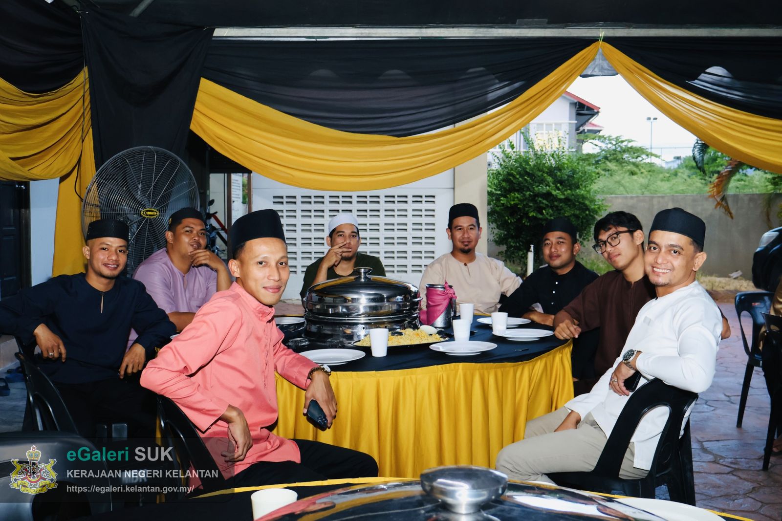 majlis-iftar-jamaie-dan-solat-maghrib-serta-penyampaian-sumbangan-raya-pejabat-tanah-dan-jajahan-kota-bharu-7.jpg