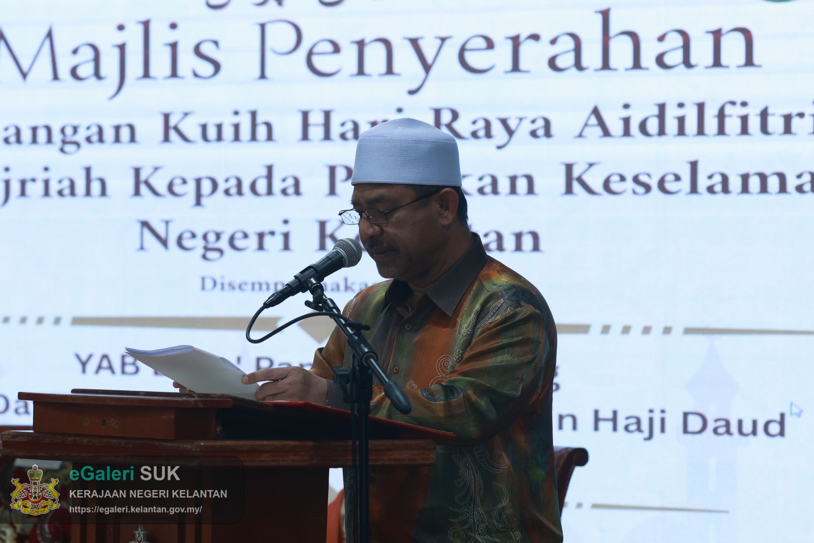 majlis-pembahagian-kuih-raya-kepada-anggota-keselamatan-3.JPG