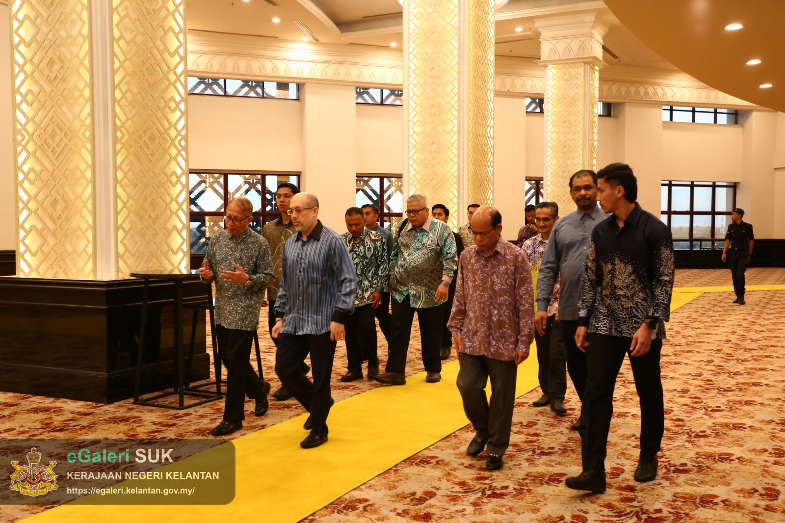 majlis-pengurniaan-sumbangan-tabung-save-palestine-kepada-humanitarian-care-malaysia-mycare-disempurnakan-oleh-yang-maha-mulia-pemangku-raja-kelantan-10.jpeg