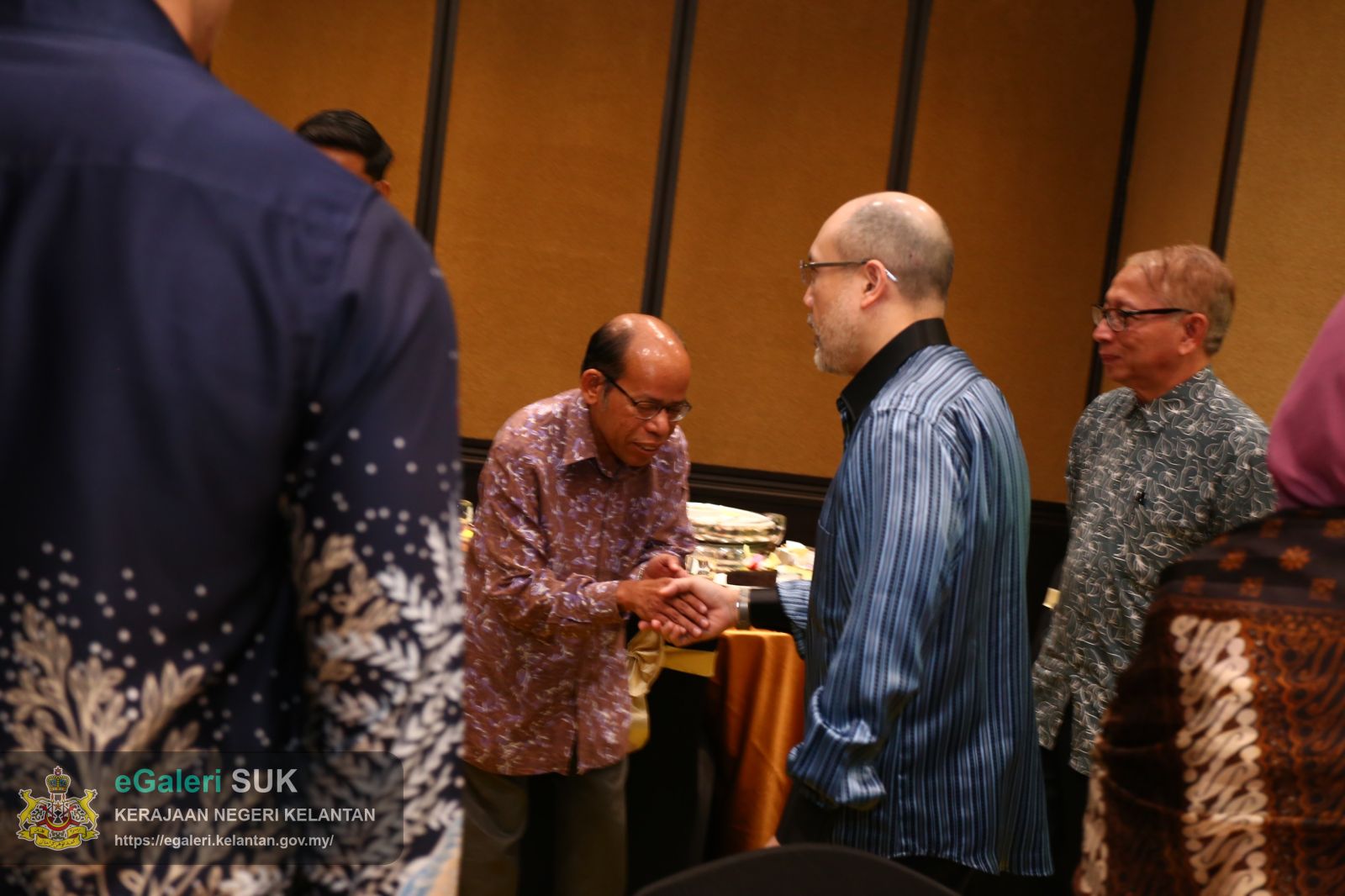 majlis-pengurniaan-sumbangan-tabung-save-palestine-kepada-humanitarian-care-malaysia-mycare-disempurnakan-oleh-yang-maha-mulia-pemangku-raja-kelantan-13.jpeg