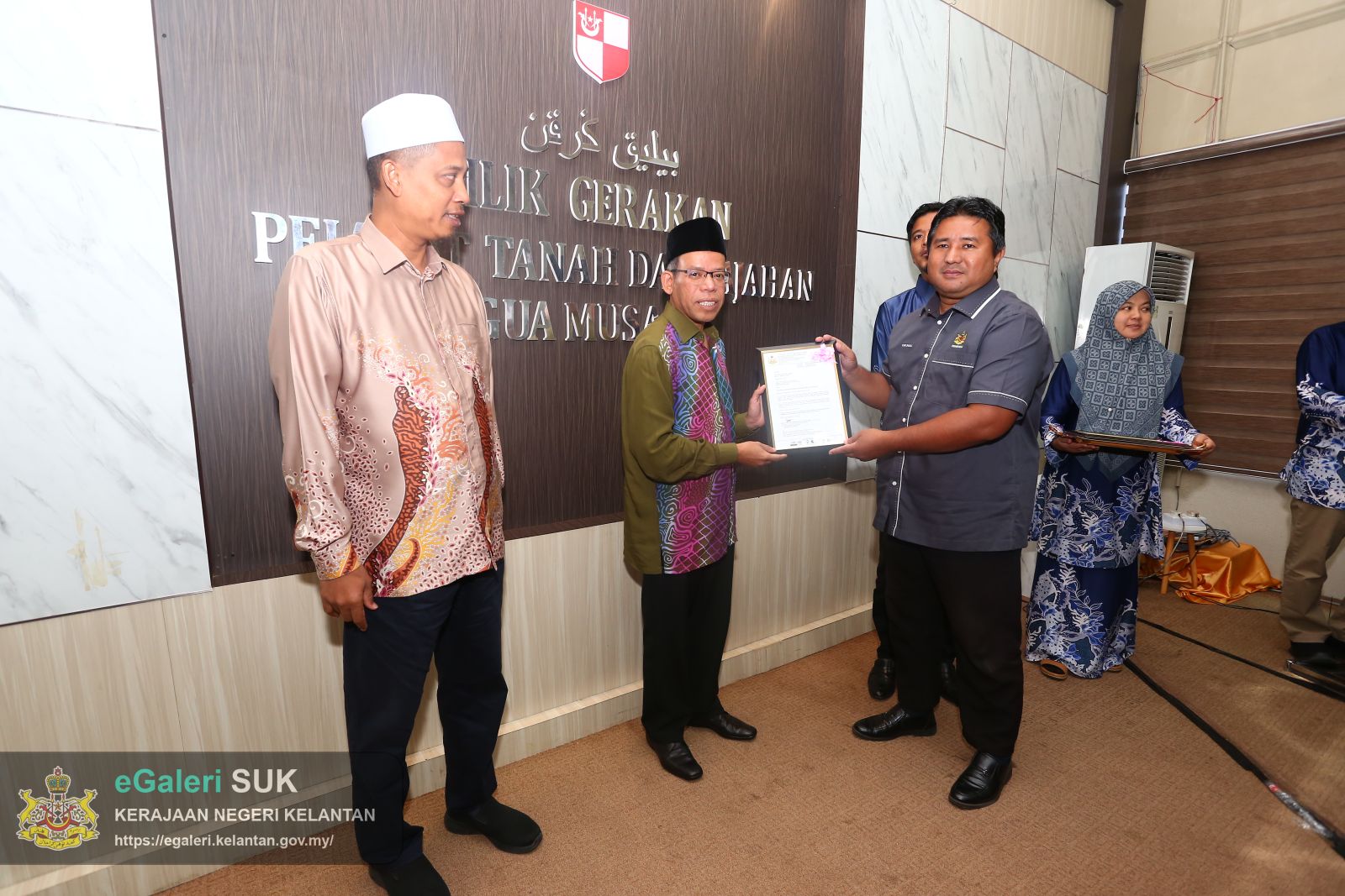 majlis-penyampaian-watikah-pelantikan-penghulu-bagi-jajahan-gua-musang-tahun-2026-18.JPG