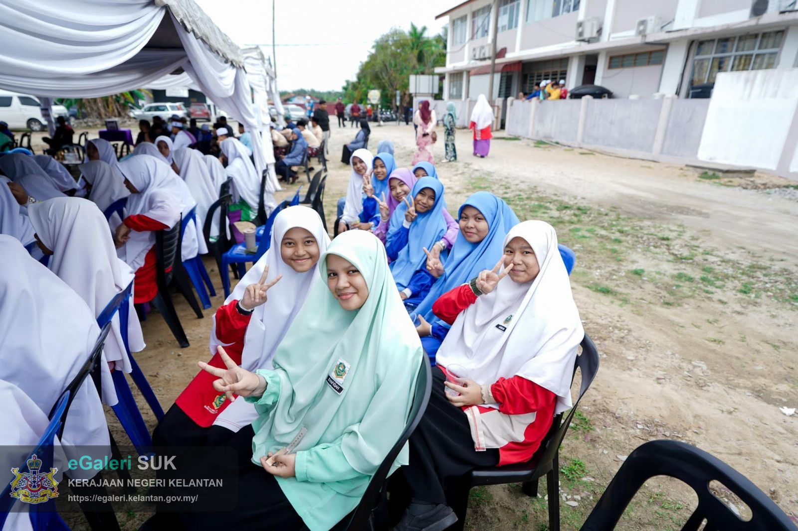 majlis-penyerahan-hak-milik-tanah-bayaran-peluasan-tapak-sekolah-serta-anugerah-kecemerlangan-spm-dan-smu-di-smu-a-tarbiah-islamiah-smuatis-kampung-lepah-selising-8.jpg