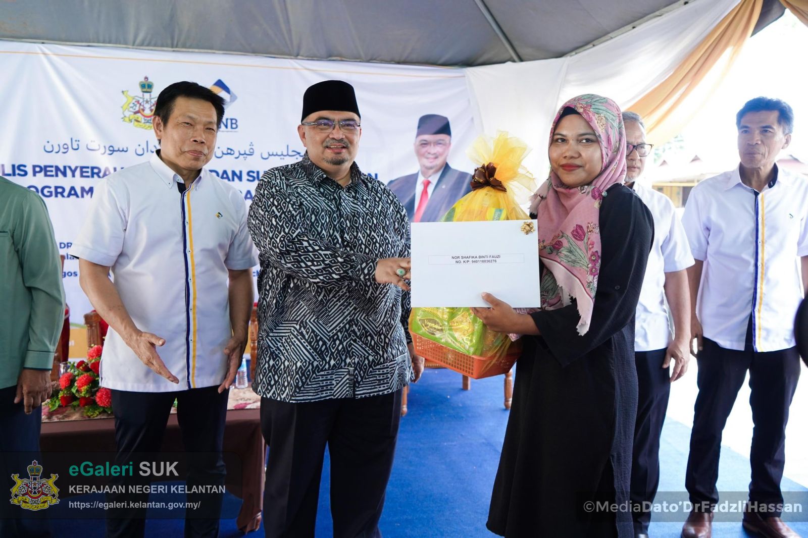 majlis-penyerahan-kunci-rumah-dan-surat-tawaran-program-rumah-mesra-rakyat-rmr-di-bawah-kelolaan-syarikat-perumahan-negara-berhad-spnb-10.jpg
