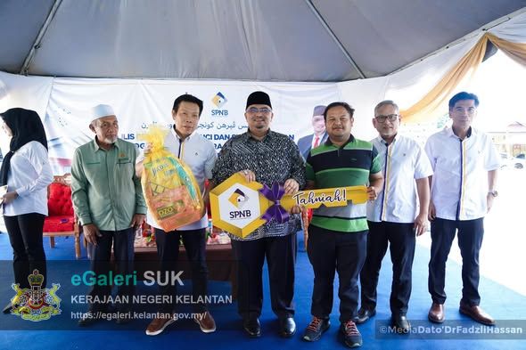 majlis-penyerahan-kunci-rumah-dan-surat-tawaran-program-rumah-mesra-rakyat-rmr-di-bawah-kelolaan-syarikat-perumahan-negara-berhad-spnb-20.jpg