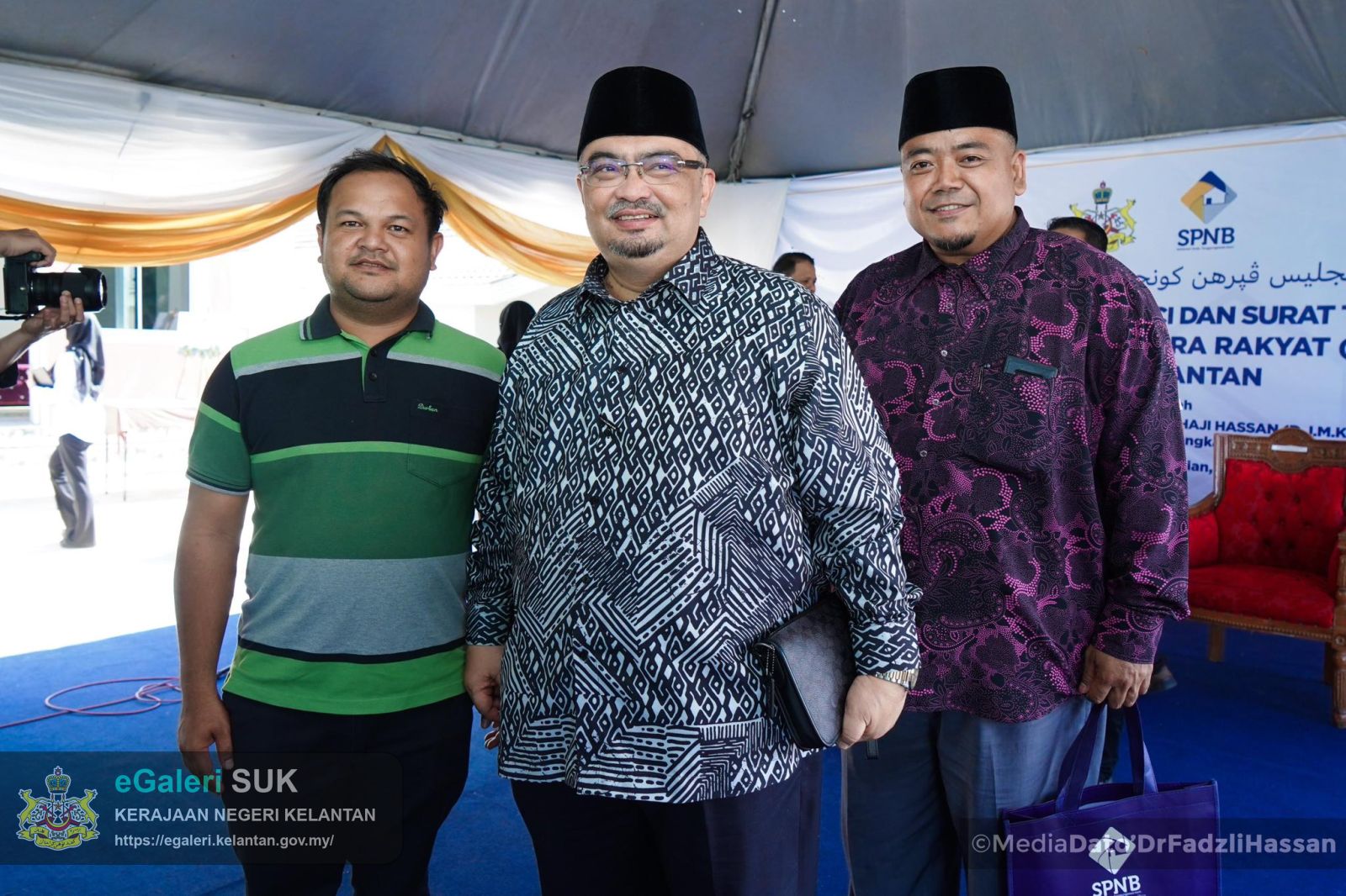 majlis-penyerahan-kunci-rumah-dan-surat-tawaran-program-rumah-mesra-rakyat-rmr-di-bawah-kelolaan-syarikat-perumahan-negara-berhad-spnb-7.jpg