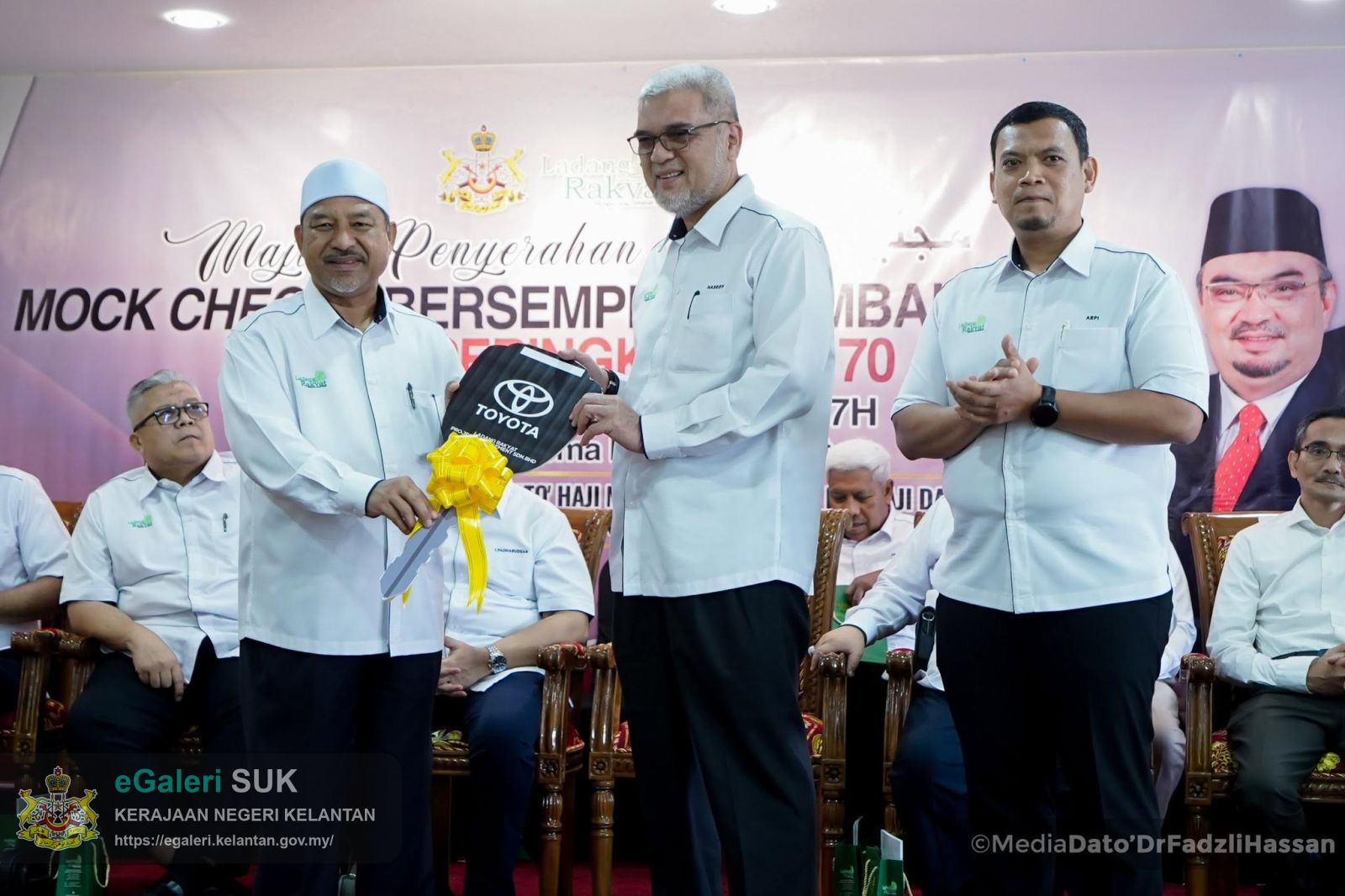 majlis-penyerahan-mock-cheque-dan-slip-dividen-peserta-ladang-rakyat-peringkat-ke70-6.jpg