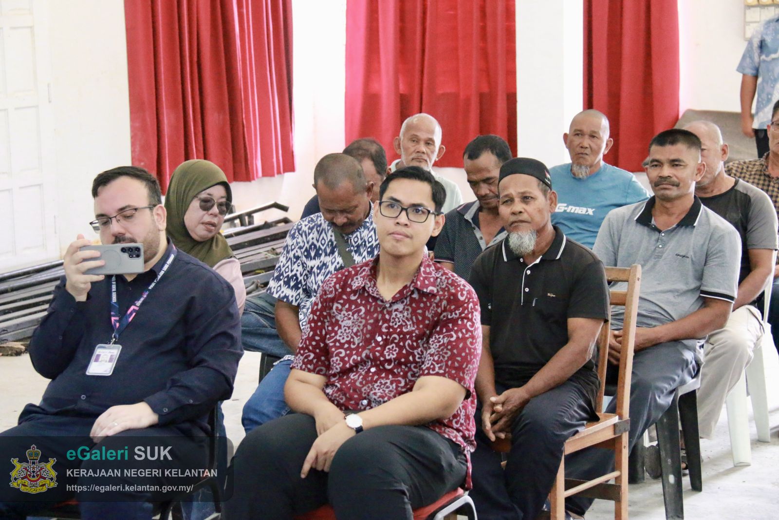 majlis-penyerahan-pukat-dan-lawatan-tapak-projek-pemerkasaan-ekonomi-nelayan-b40-di-penempatan-semula-nelayan-tok-bali-16.JPG