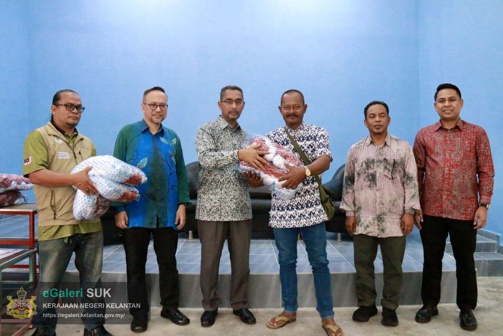majlis-penyerahan-pukat-dan-lawatan-tapak-projek-pemerkasaan-ekonomi-nelayan-b40-di-penempatan-semula-nelayan-tok-bali-26.JPG