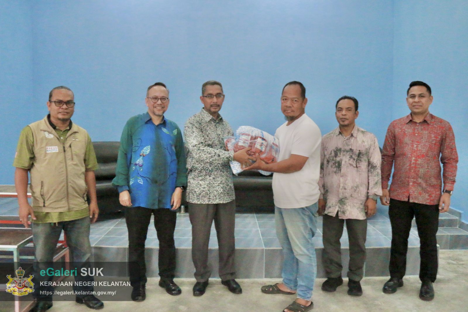 majlis-penyerahan-pukat-dan-lawatan-tapak-projek-pemerkasaan-ekonomi-nelayan-b40-di-penempatan-semula-nelayan-tok-bali-33.JPG