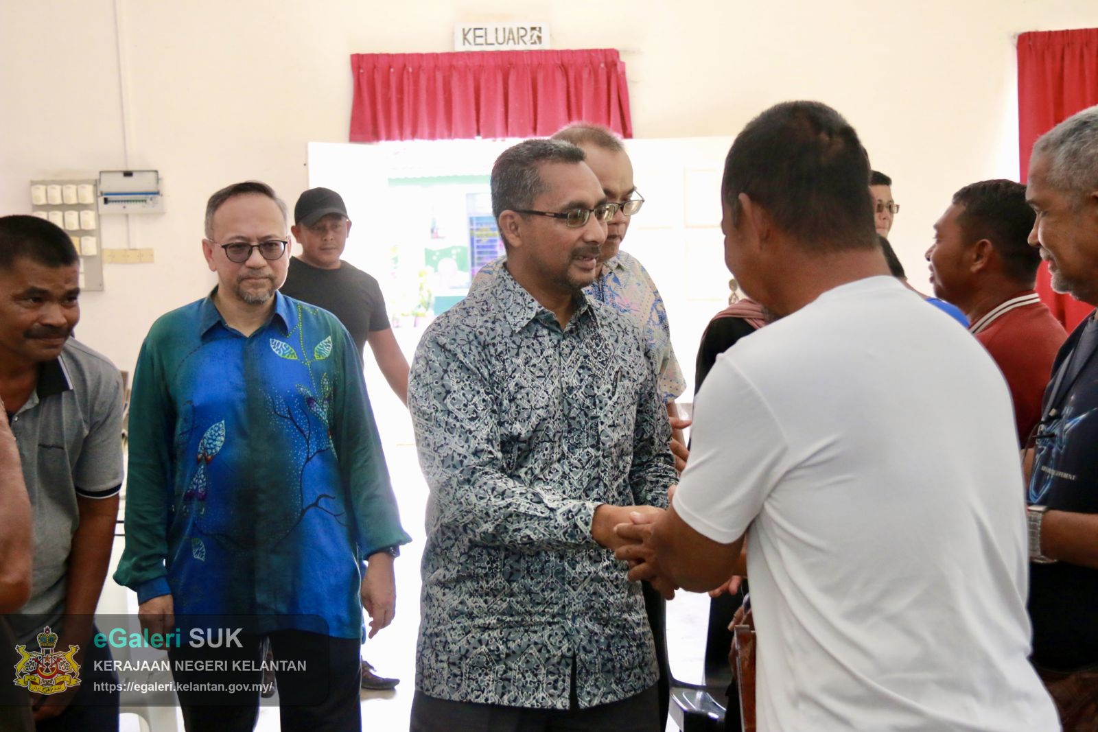 majlis-penyerahan-pukat-dan-lawatan-tapak-projek-pemerkasaan-ekonomi-nelayan-b40-di-penempatan-semula-nelayan-tok-bali-5.JPG