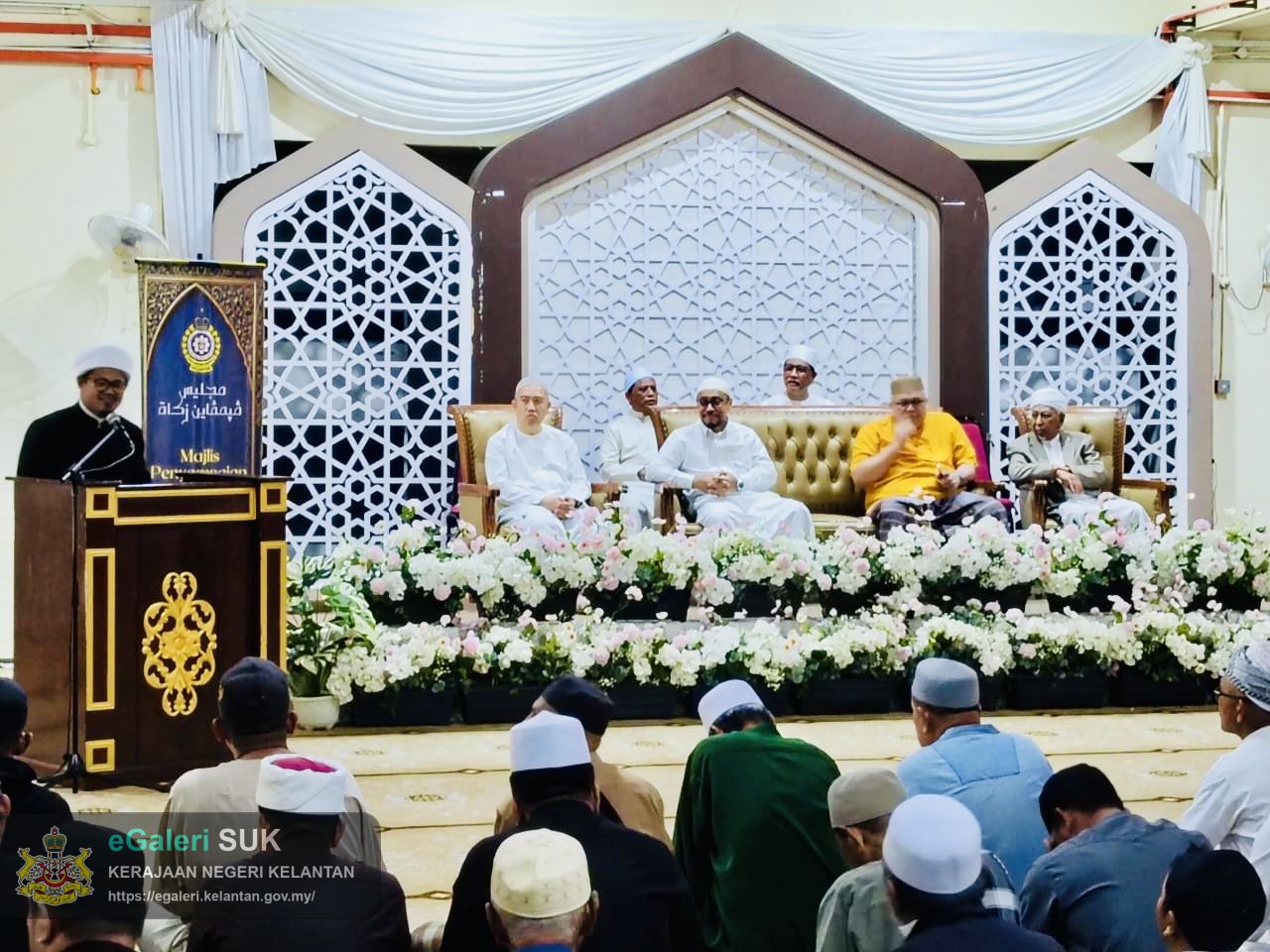 majlis-penyerahan-zakat-oleh-mob-diraja-kelantan-di-masjid-jamek-muhammadi-kota-bharu-1.jpg