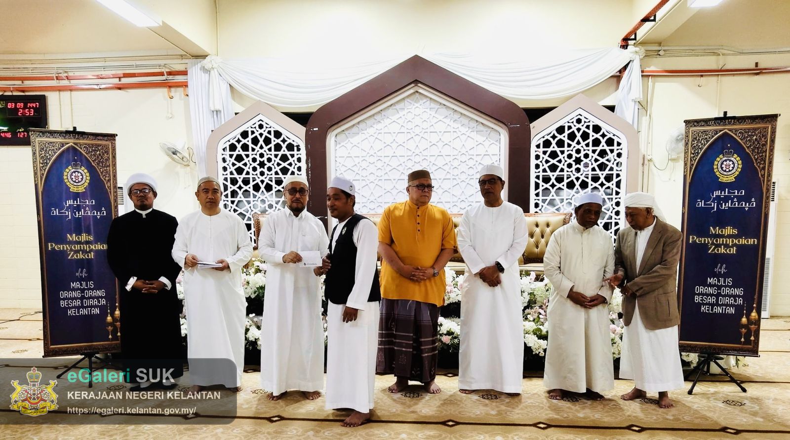majlis-penyerahan-zakat-oleh-mob-diraja-kelantan-di-masjid-jamek-muhammadi-kota-bharu-5.jpg