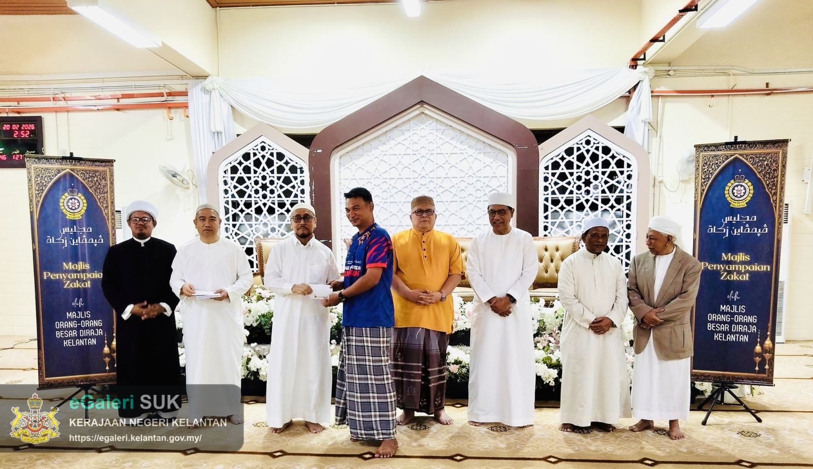 majlis-penyerahan-zakat-oleh-mob-diraja-kelantan-di-masjid-jamek-muhammadi-kota-bharu-7.jpg