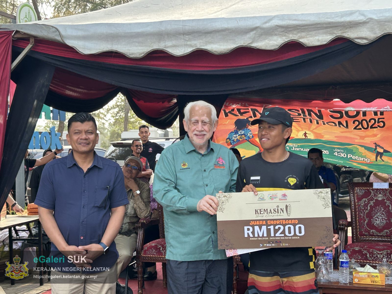 majlis-perasmian-kemasin-beach-surf-competition-14.jpg
