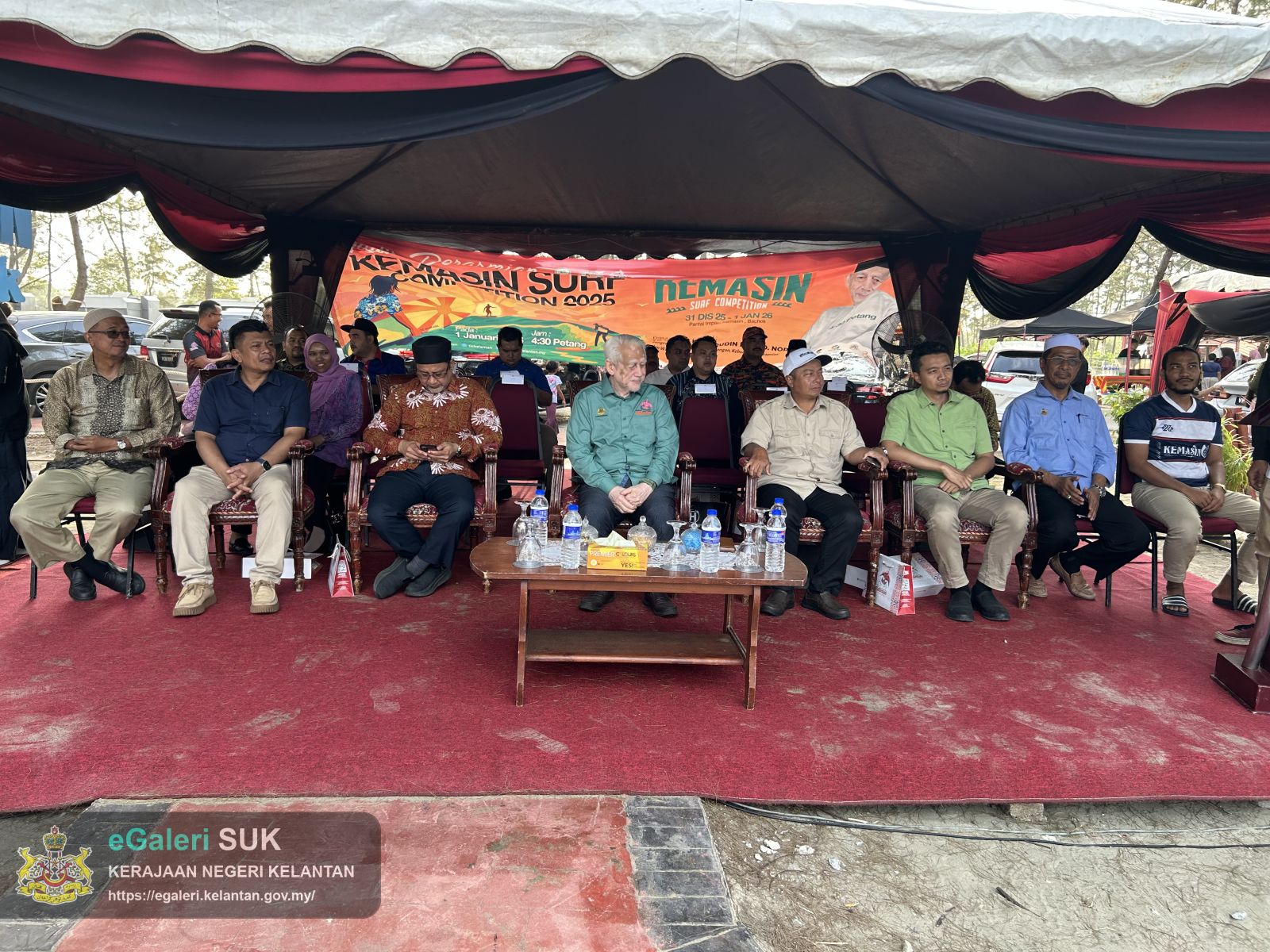 majlis-perasmian-kemasin-beach-surf-competition-2.jpg