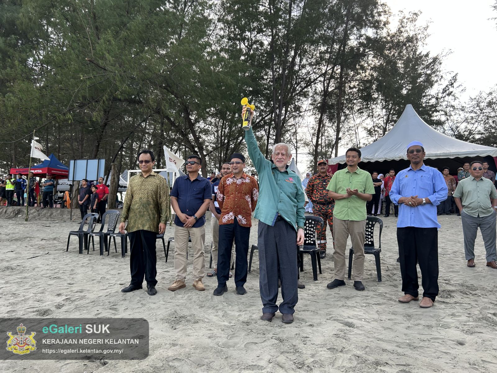 majlis-perasmian-kemasin-beach-surf-competition-6.jpg