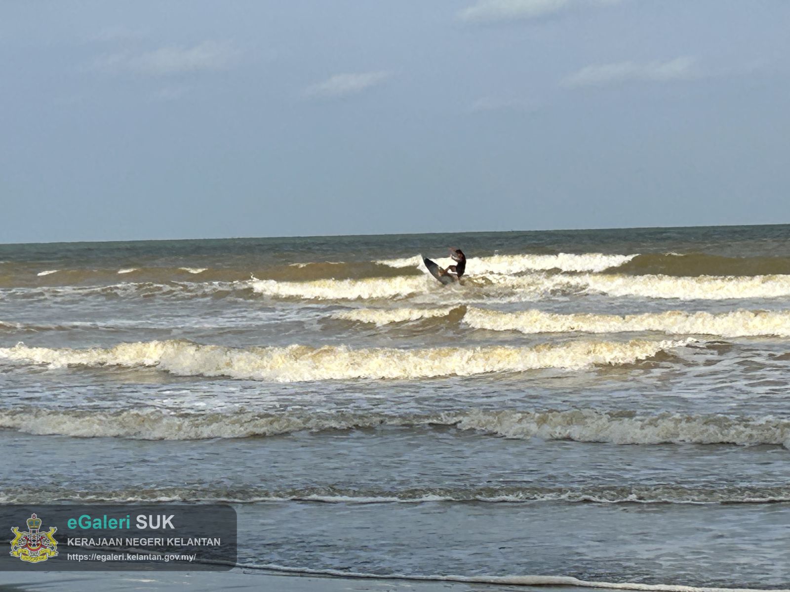 majlis-perasmian-kemasin-beach-surf-competition-7.jpg