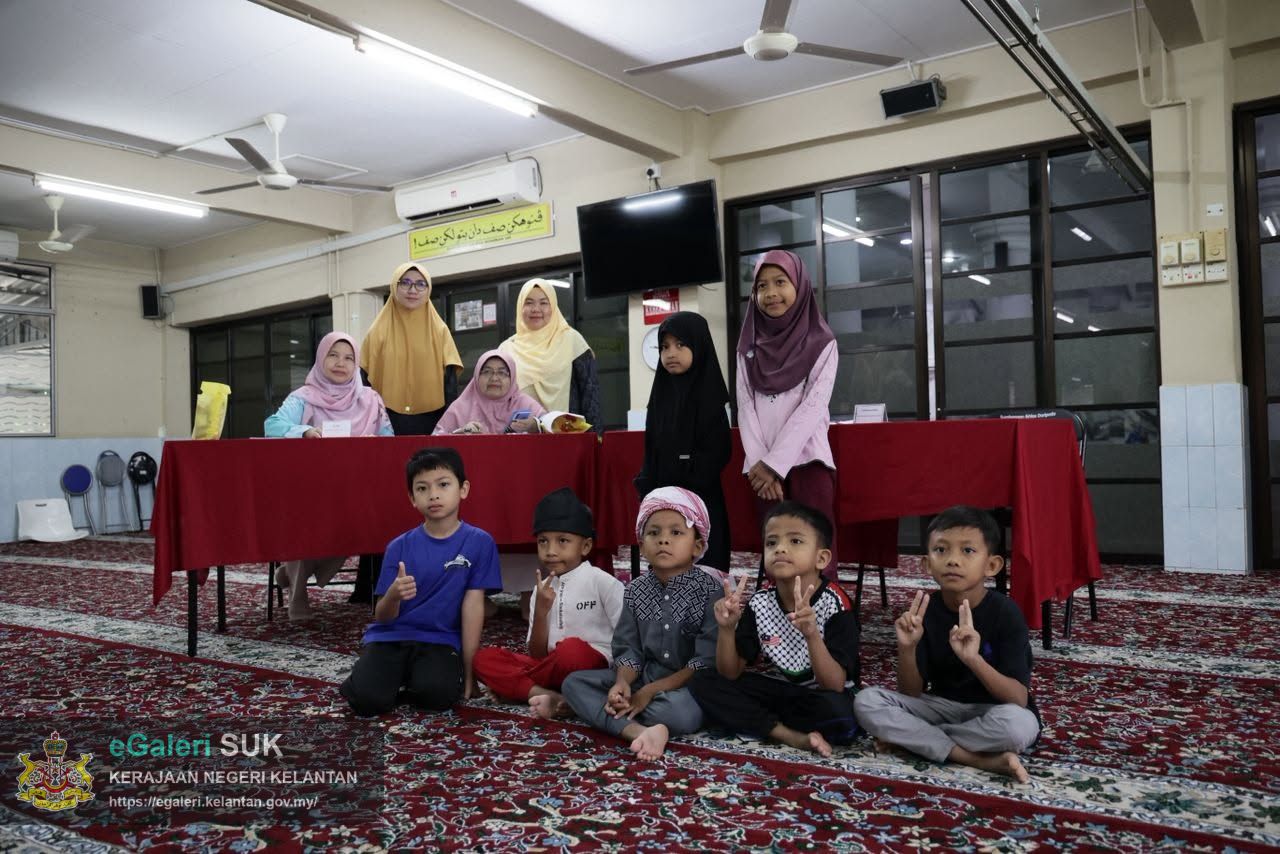 majlis-perasmian-pembukaan-semula-perpustakaan-desa-salor-1.jpg