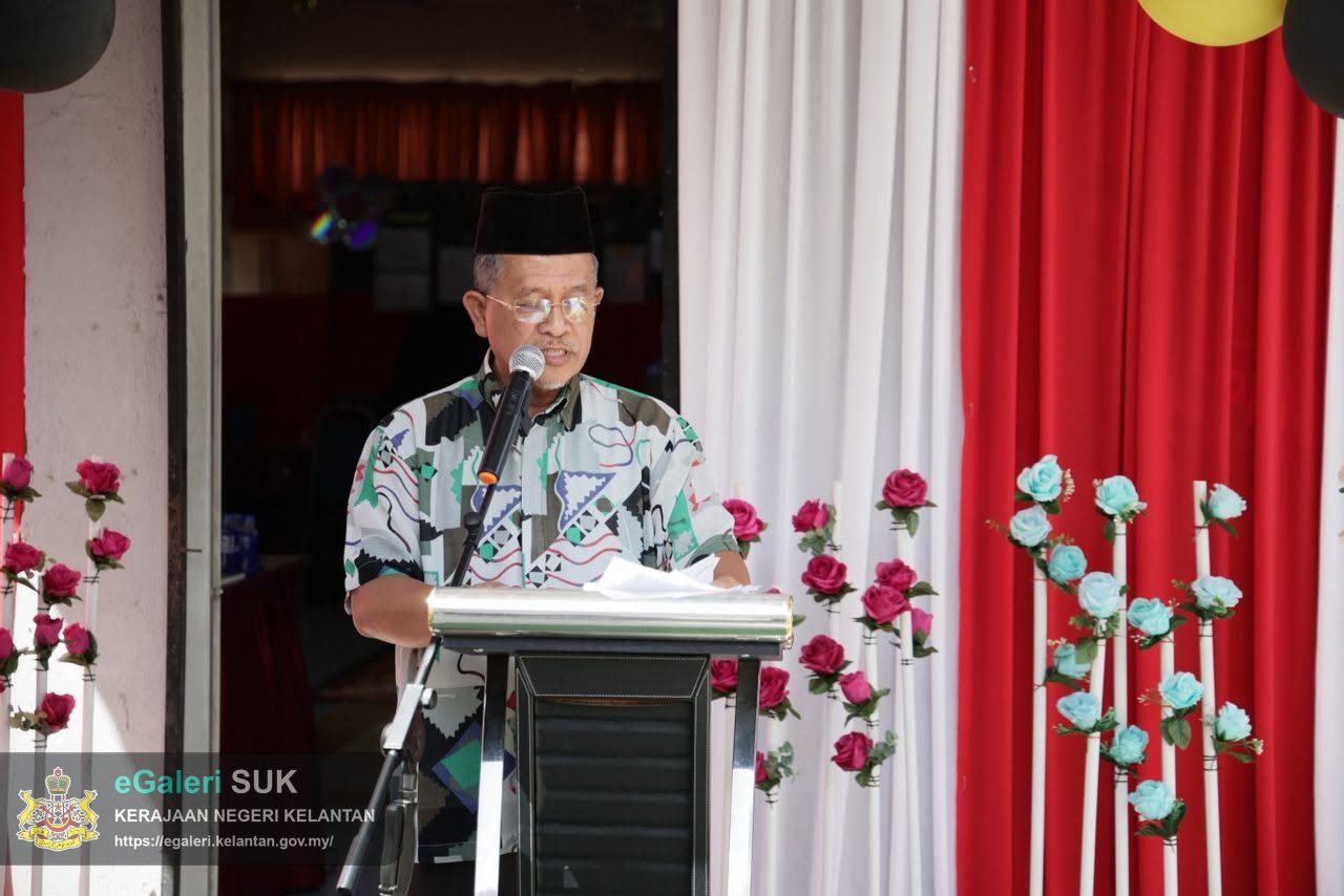 majlis-perasmian-pembukaan-semula-perpustakaan-desa-salor-6.jpg