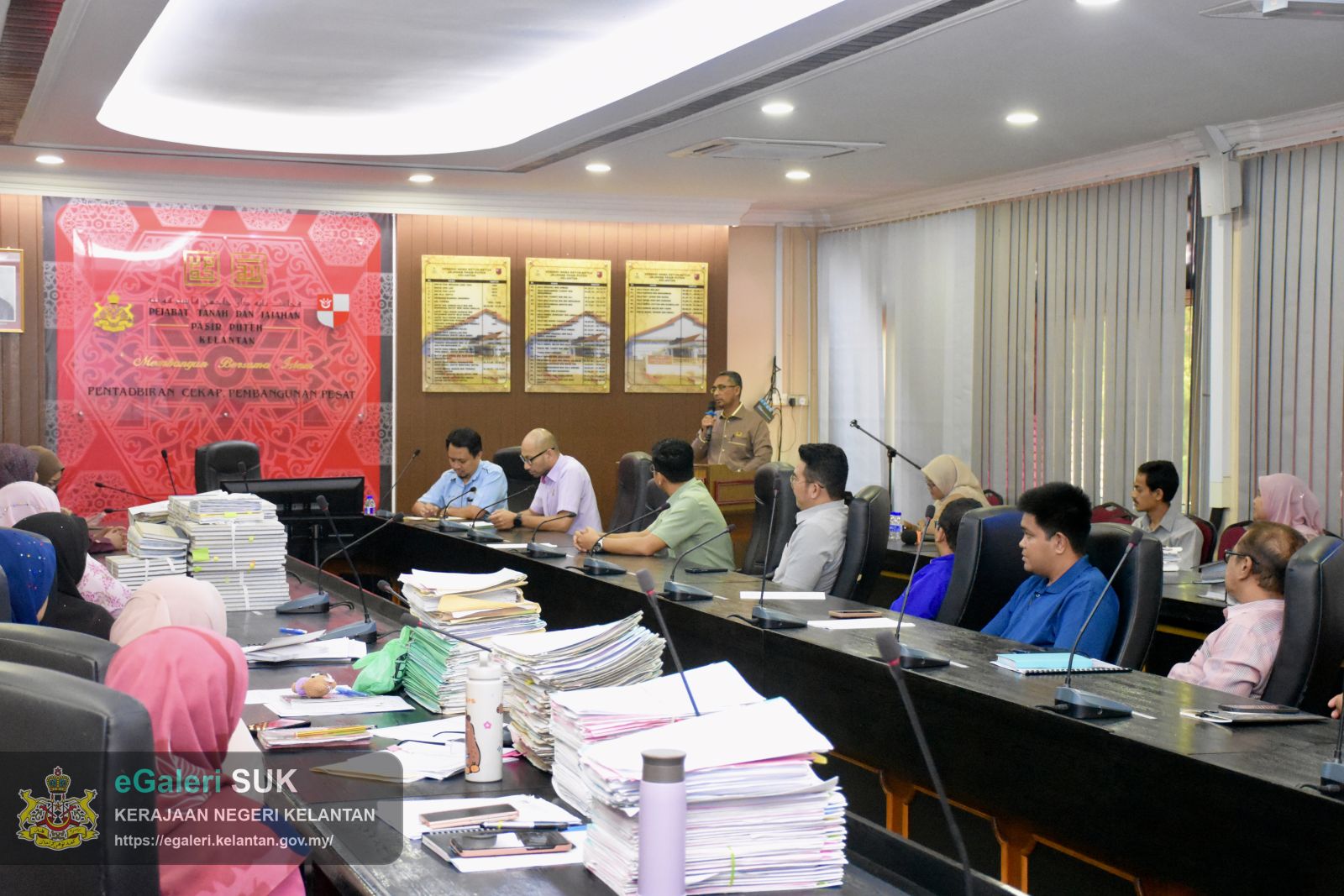 majlis-perasmian-penutup-hari-kedua-bengkel-pengurusan-dan-pelupusan-rekod-kerajaan-pejabat-tanah-dan-jajahan-pasir-puteh-bil-12026-6.JPG