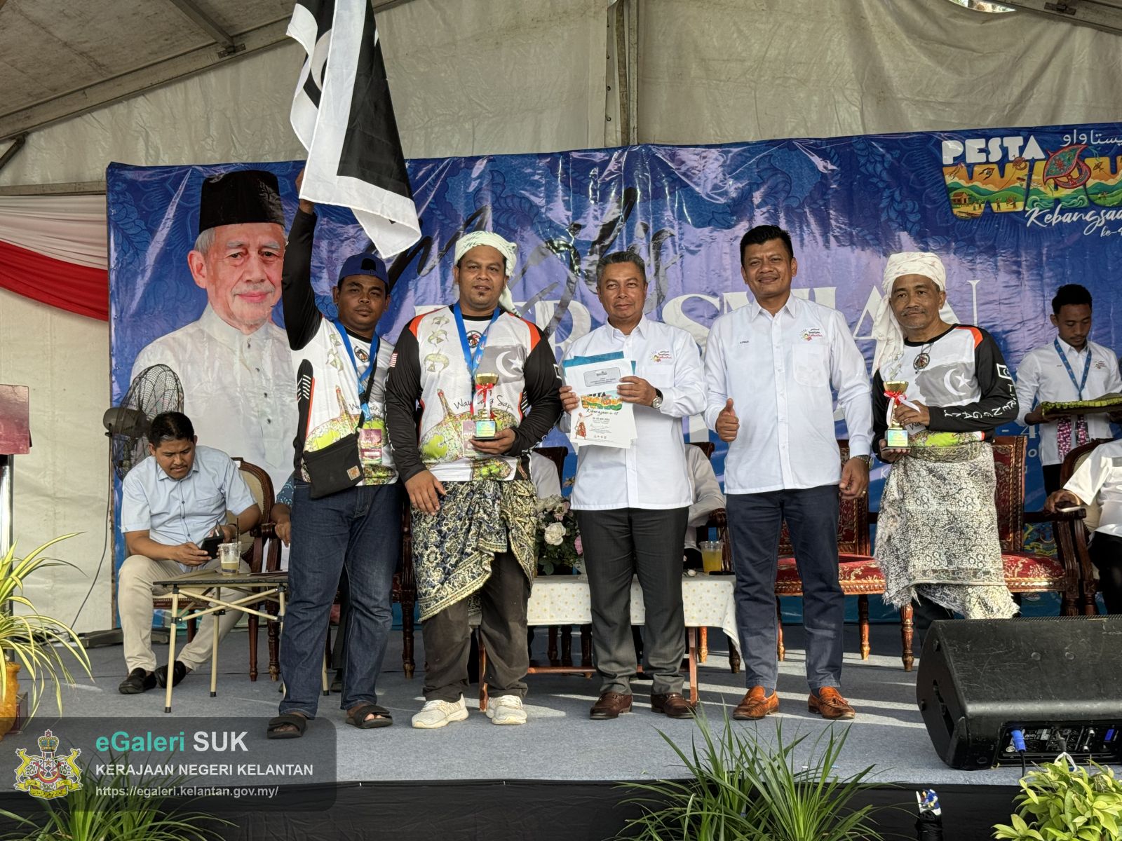 majlis-perasmian-penutup-pesta-wau-kebangsaan-kelantan-kali-ke43-10.jpg