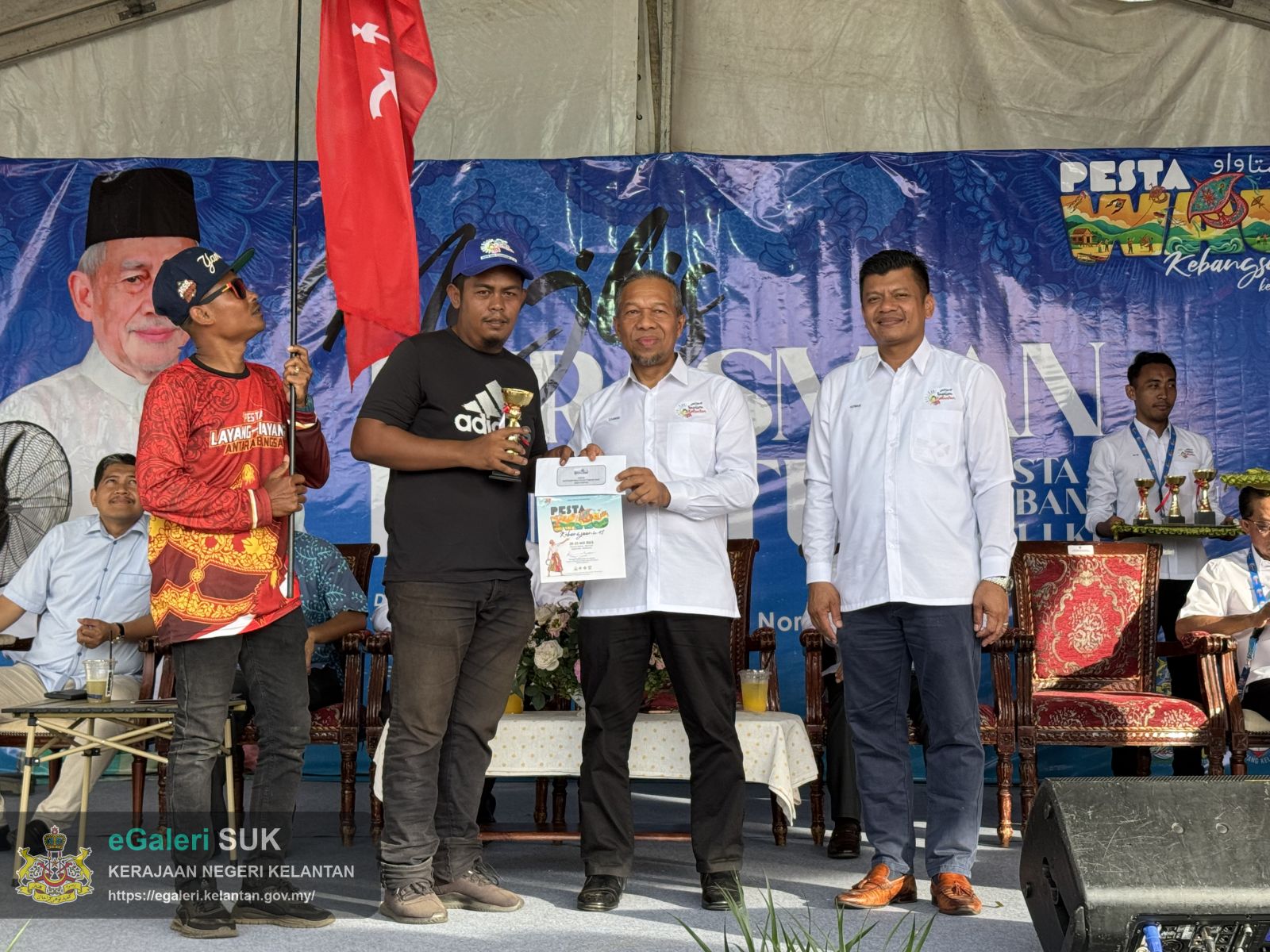 majlis-perasmian-penutup-pesta-wau-kebangsaan-kelantan-kali-ke43-5.jpg