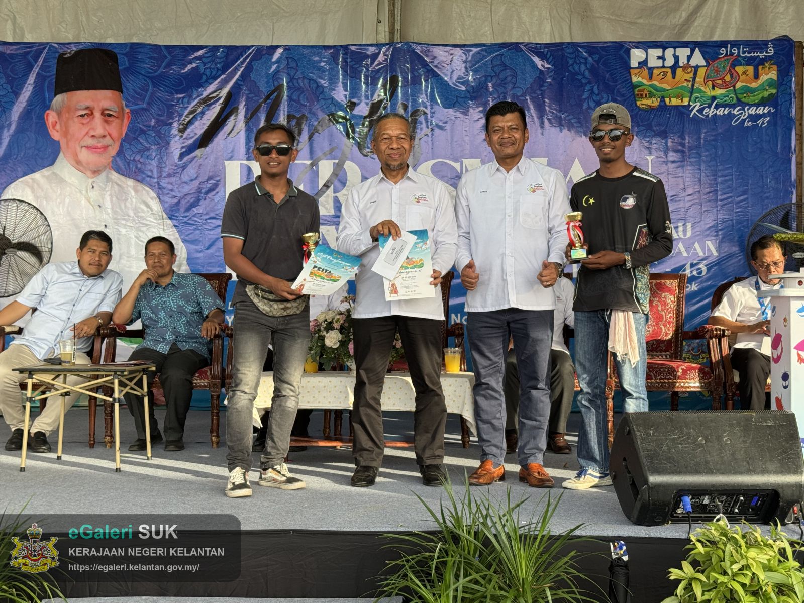 majlis-perasmian-penutup-pesta-wau-kebangsaan-kelantan-kali-ke43-7.jpg