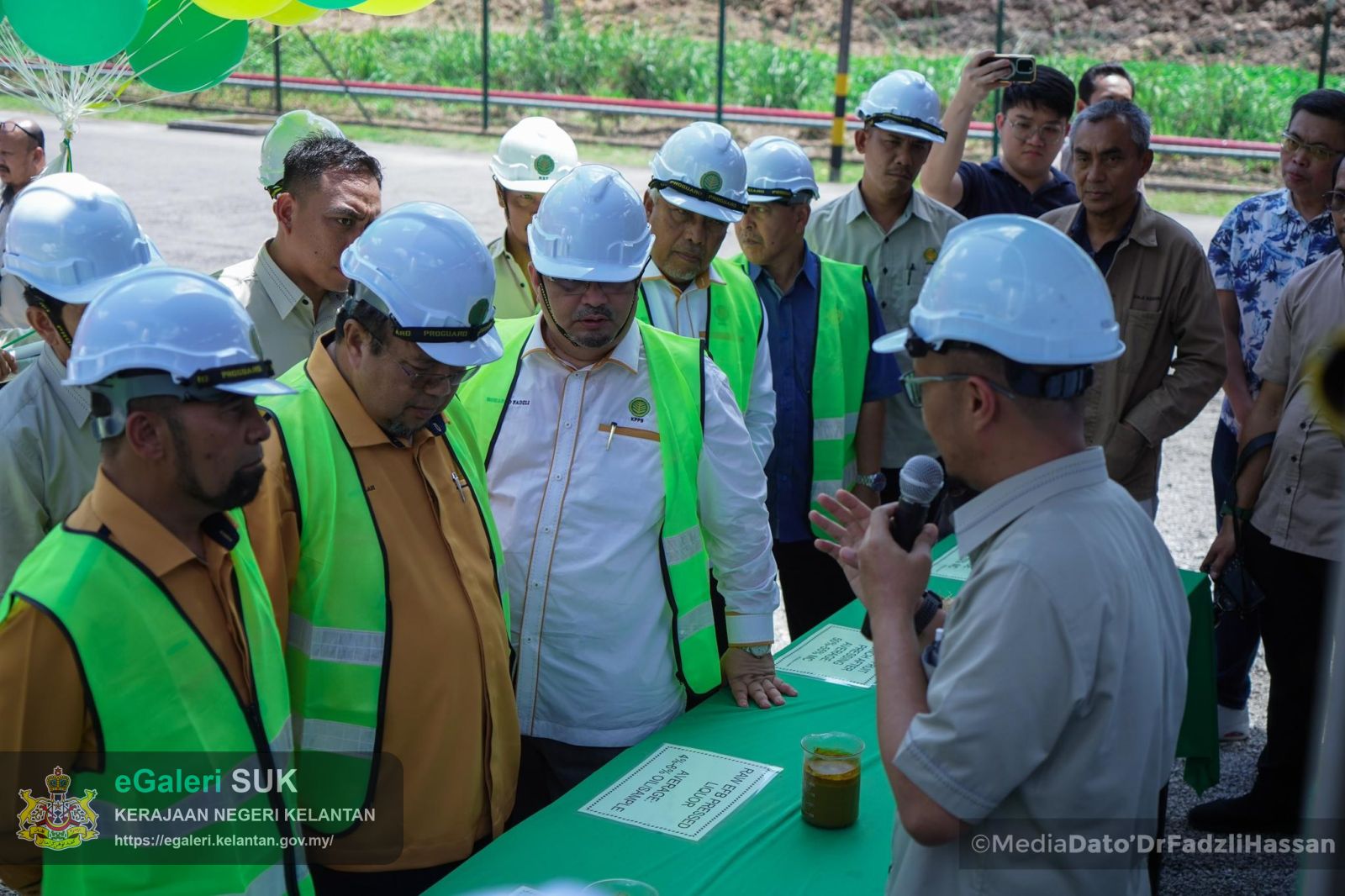 majlis-perasmian-tapak-kompleks-pengurusan-ladang-tapis-dan-masjid-serta-pelancaran-mesin-efb-press-di-kilang-sawit-tapis-jeli-3.jpg