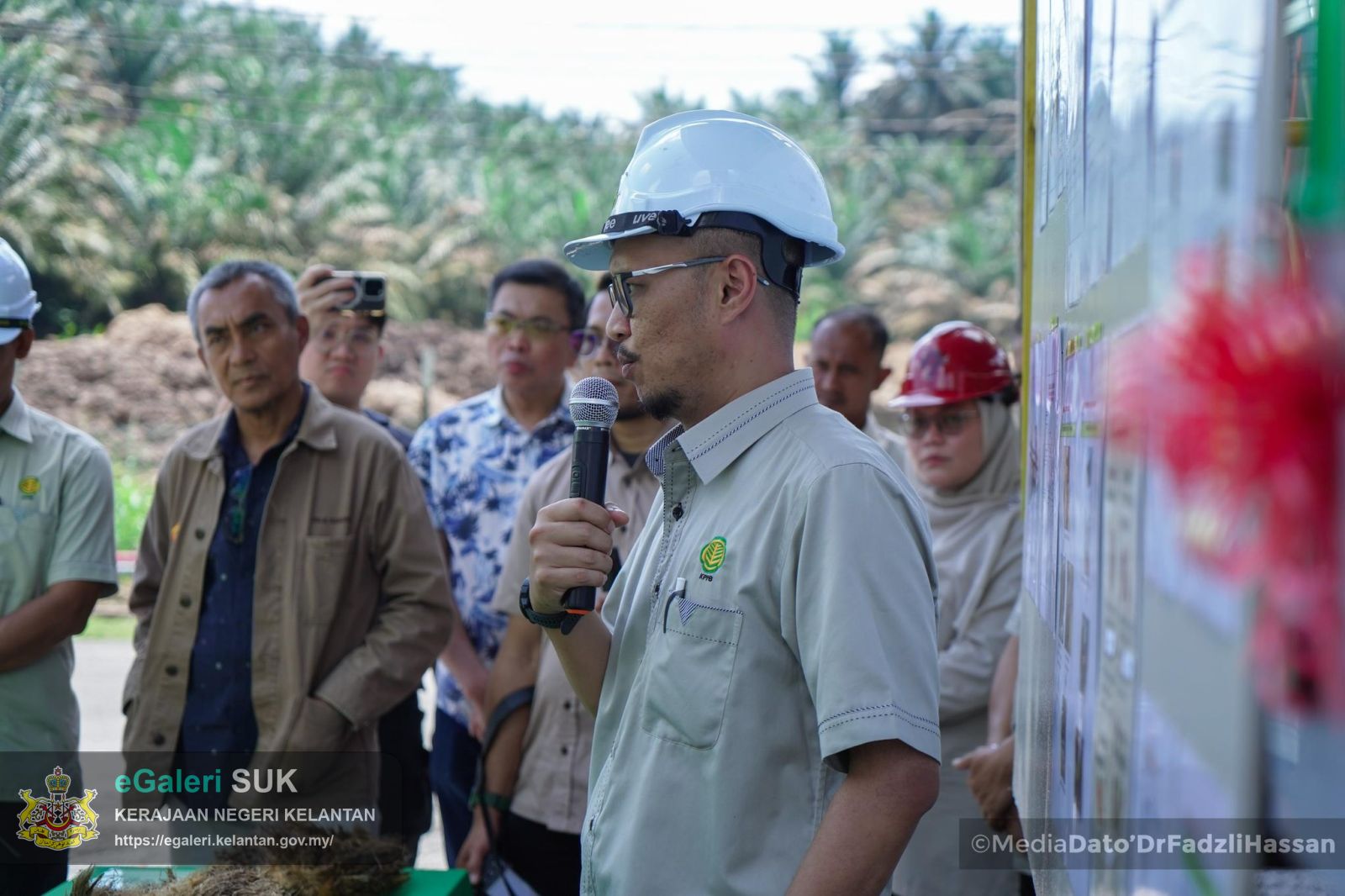 majlis-perasmian-tapak-kompleks-pengurusan-ladang-tapis-dan-masjid-serta-pelancaran-mesin-efb-press-di-kilang-sawit-tapis-jeli-4.jpg