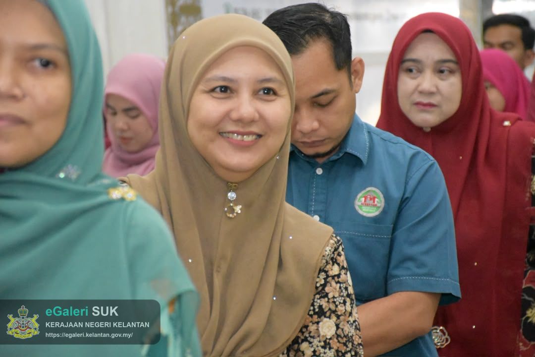 majlis-perhimpunan-bulanan-pegawai-dan-kakitangan-pejabat-tanah-dan-jajahan-pasir-puteh-bersama-tuan-ketua-jajahan-14.jpeg