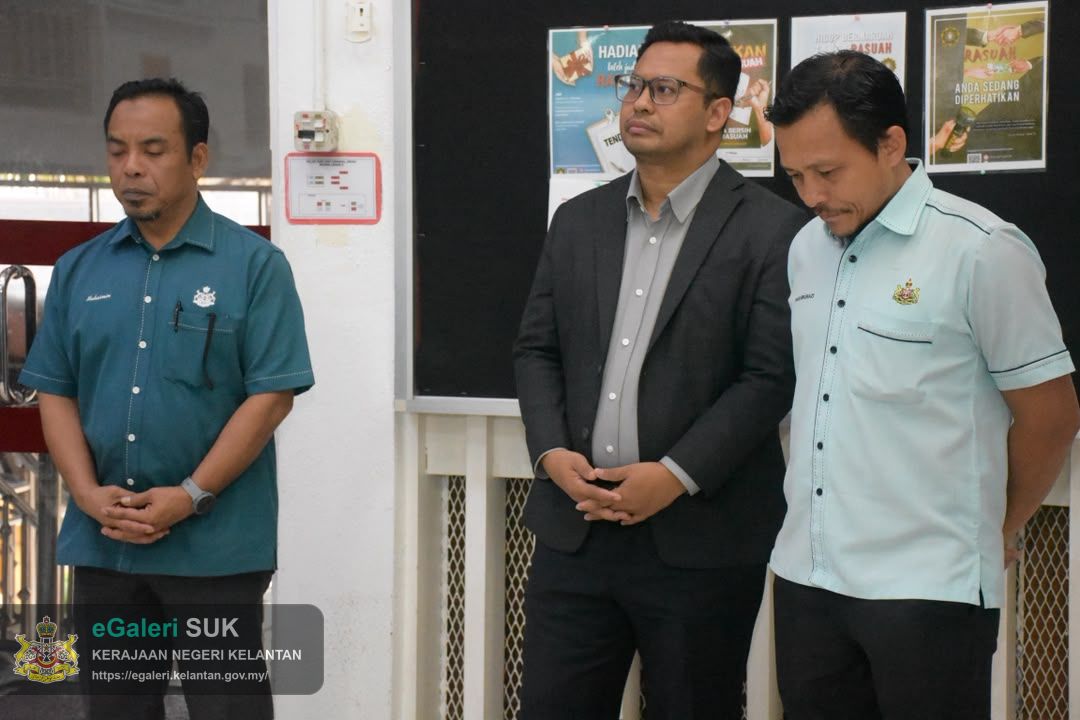 majlis-perhimpunan-bulanan-pegawai-dan-kakitangan-pejabat-tanah-dan-jajahan-pasir-puteh-bersama-tuan-ketua-jajahan-15.jpeg