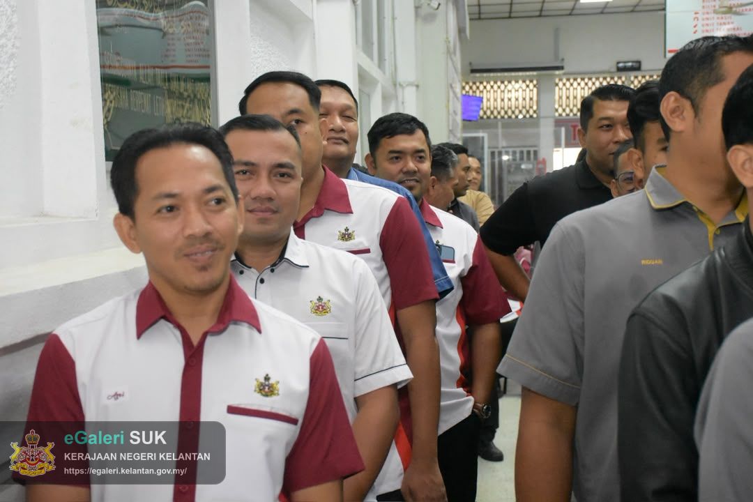 majlis-perhimpunan-bulanan-pegawai-dan-kakitangan-pejabat-tanah-dan-jajahan-pasir-puteh-bersama-tuan-ketua-jajahan-2.jpeg