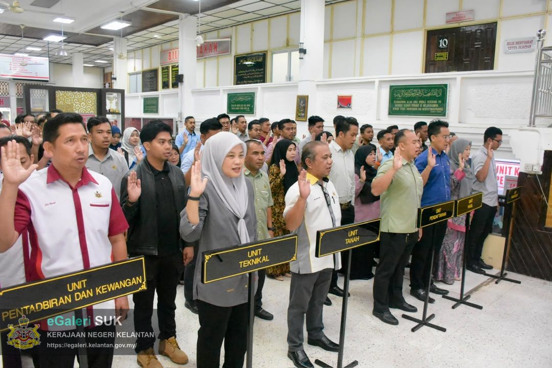majlis-perhimpunan-bulanan-pegawai-dan-kakitangan-pejabat-tanah-dan-jajahan-pasir-puteh-bersama-tuan-ketua-jajahan-22.jpeg